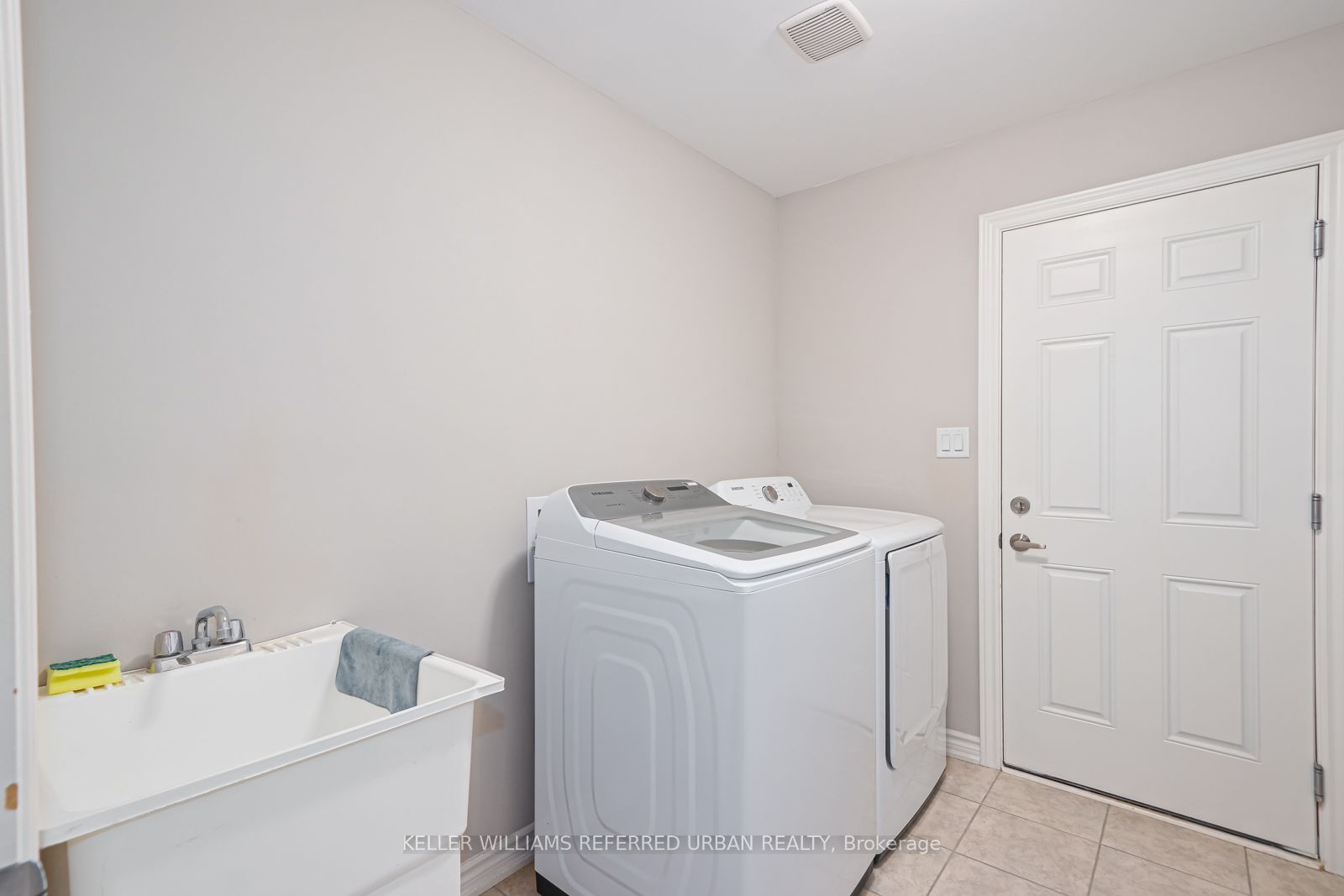 209 Breton Street Property Photo 6