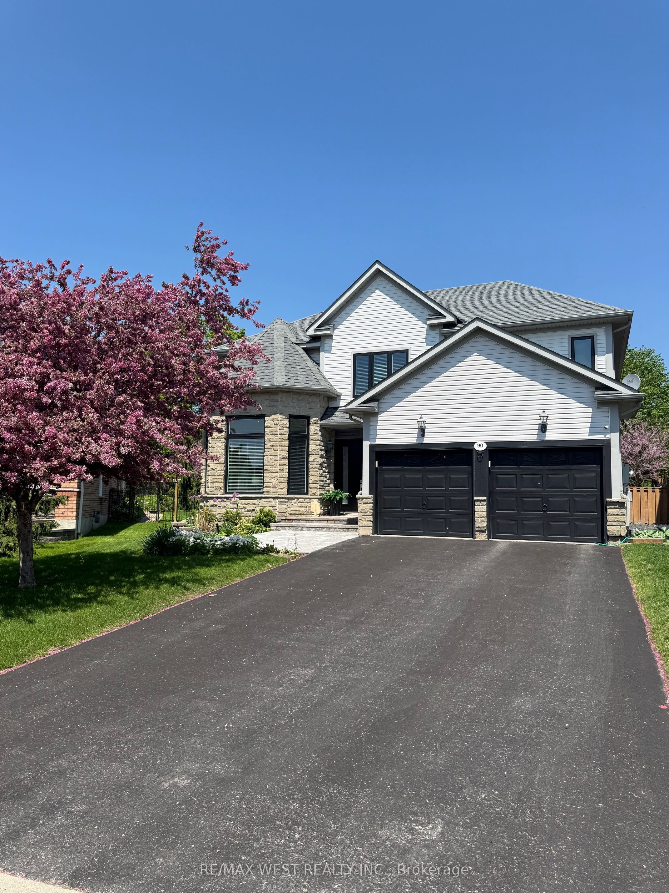 90 Birkhall Place Property Photo 3