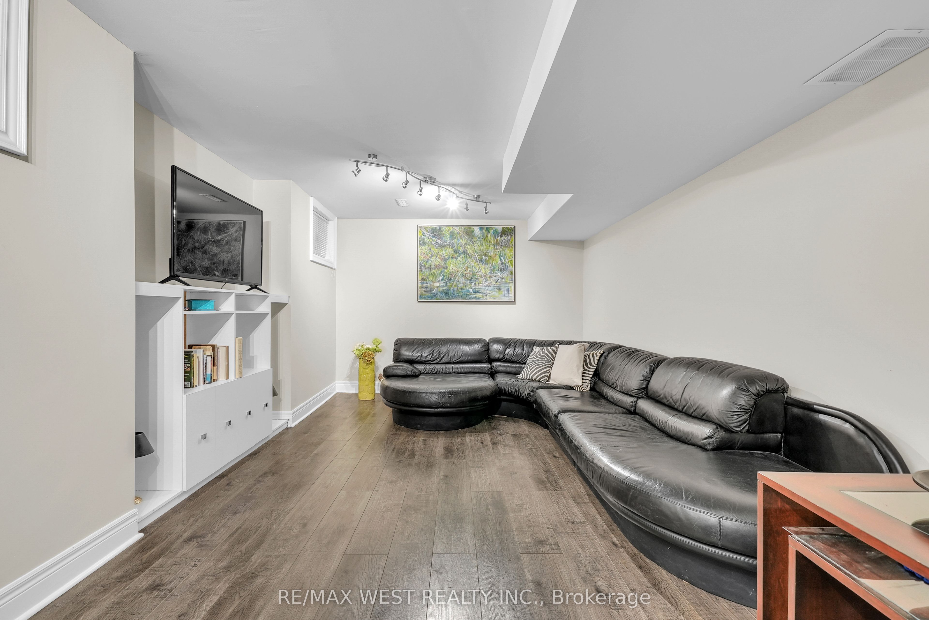 90 Birkhall Place Property Photo 18