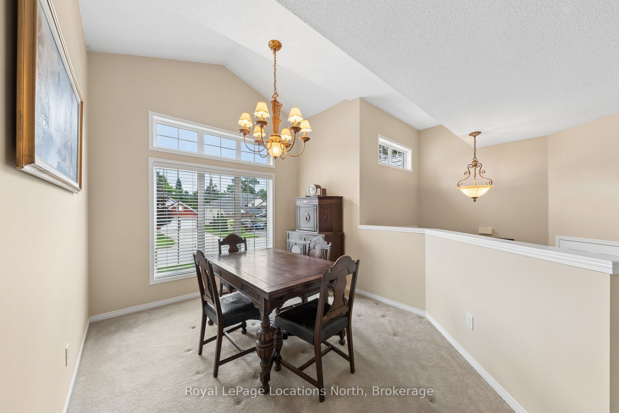 4 Trailwood Place Property Photo 6