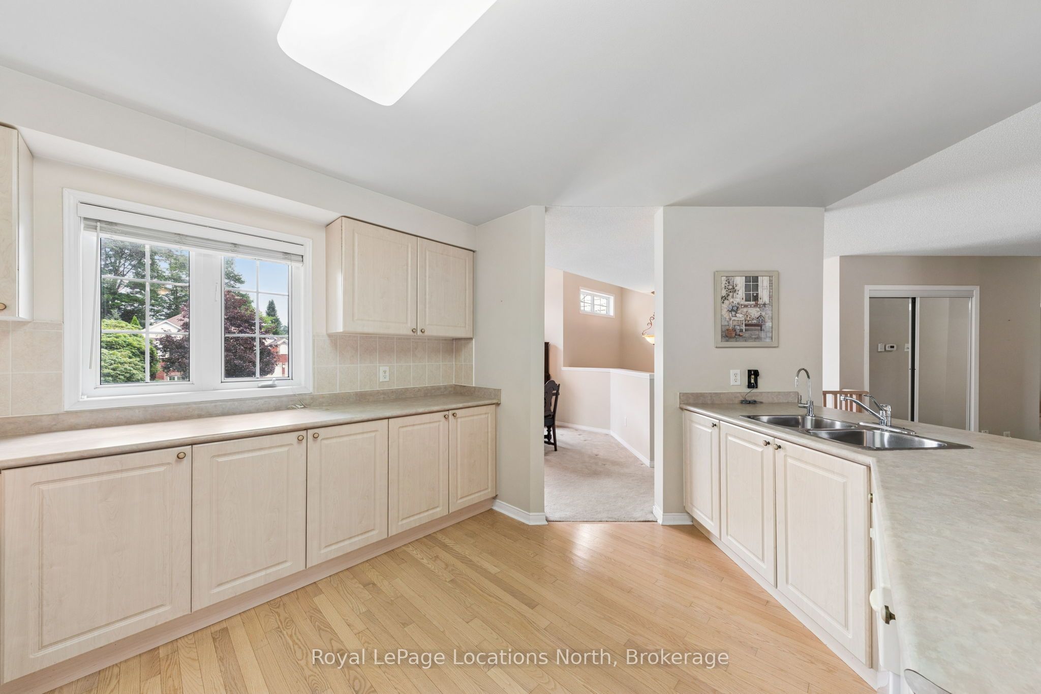 4 Trailwood Place Property Photo 9
