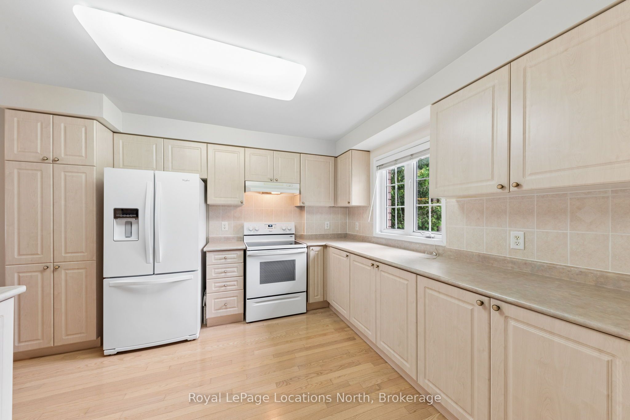 4 Trailwood Place Property Photo 10
