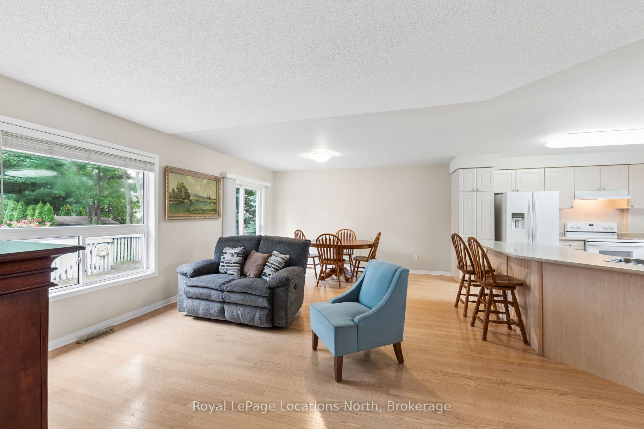 4 Trailwood Place Property Photo 17