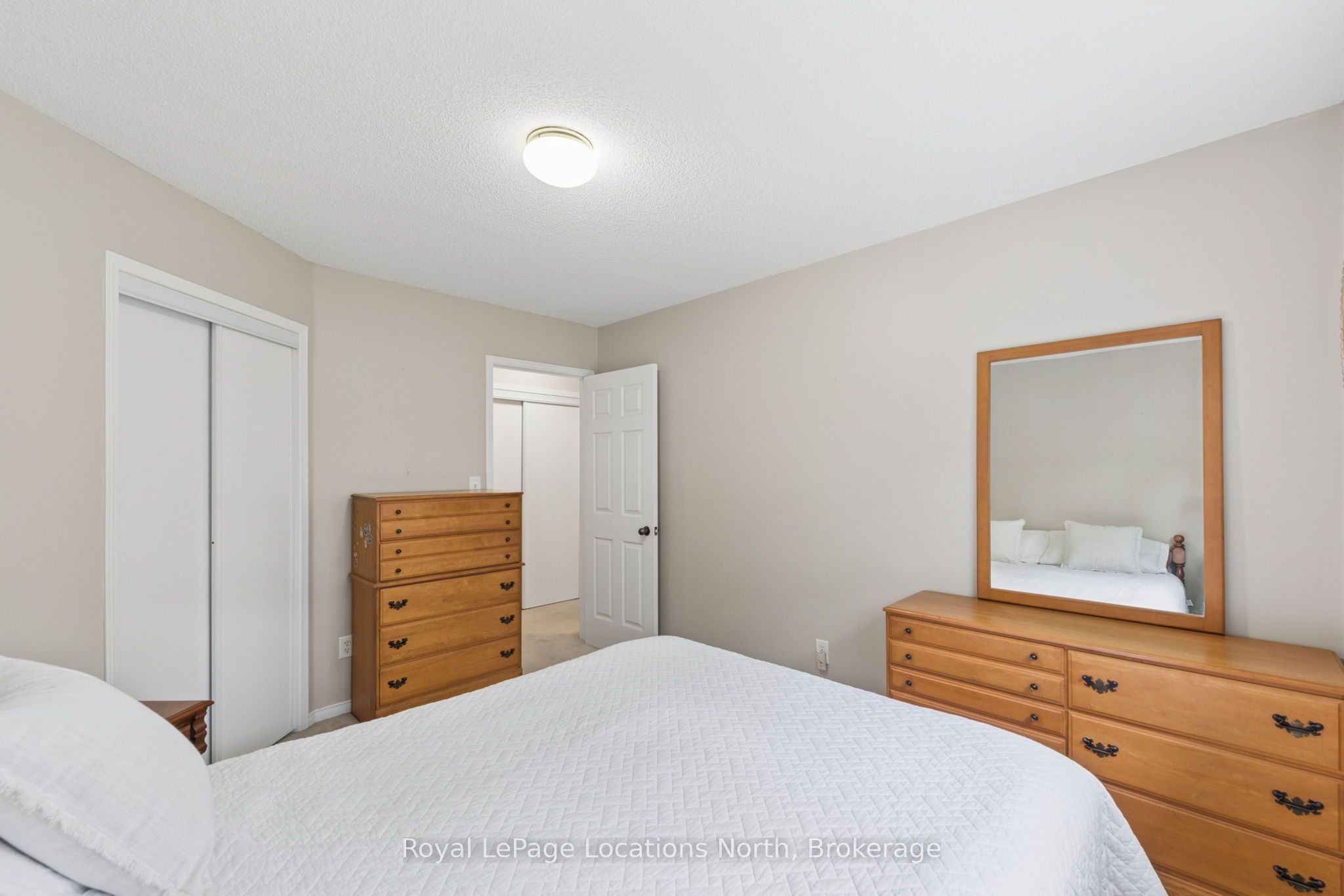 4 Trailwood Place Property Photo 25