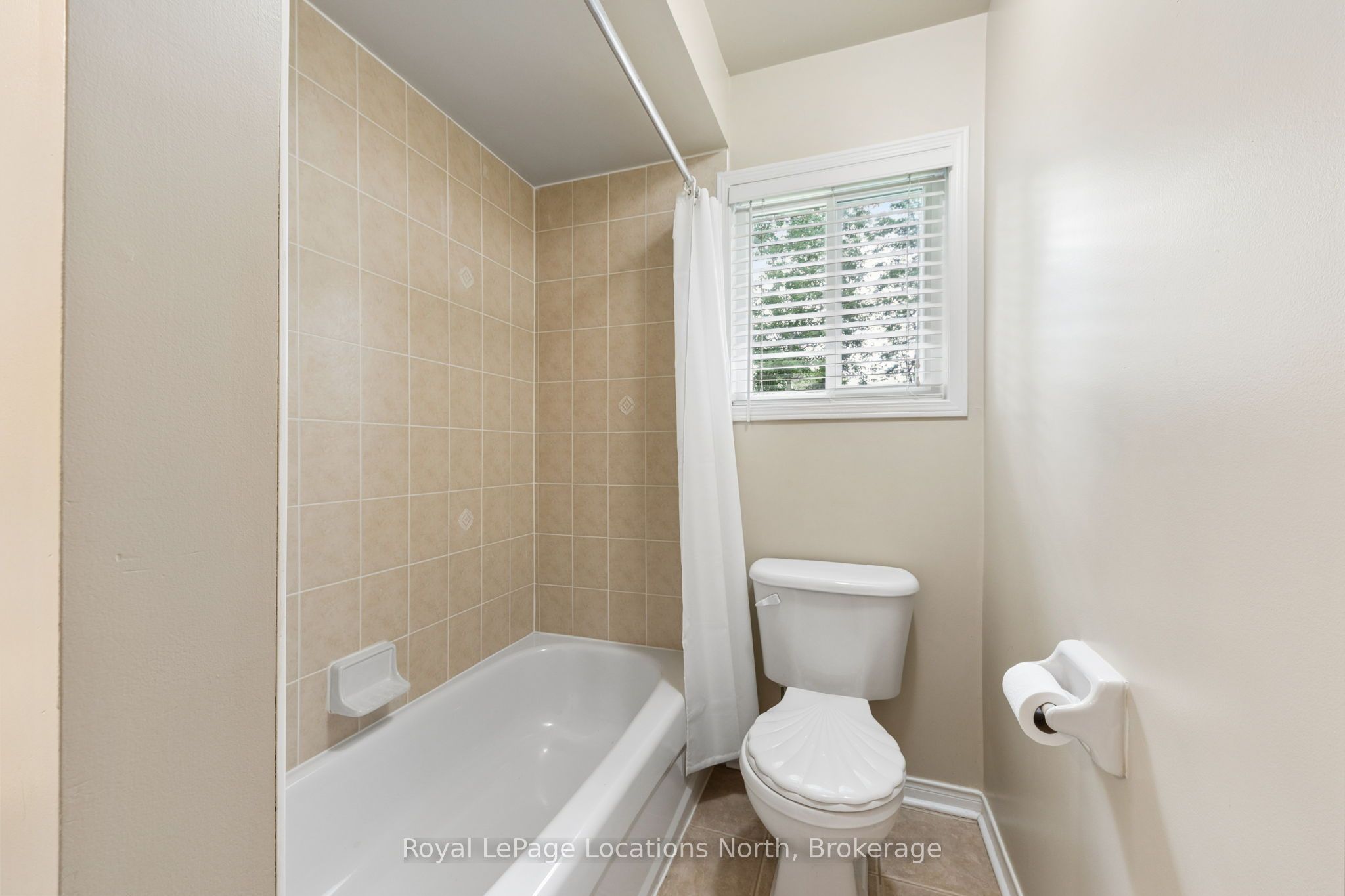 4 Trailwood Place Property Photo 27