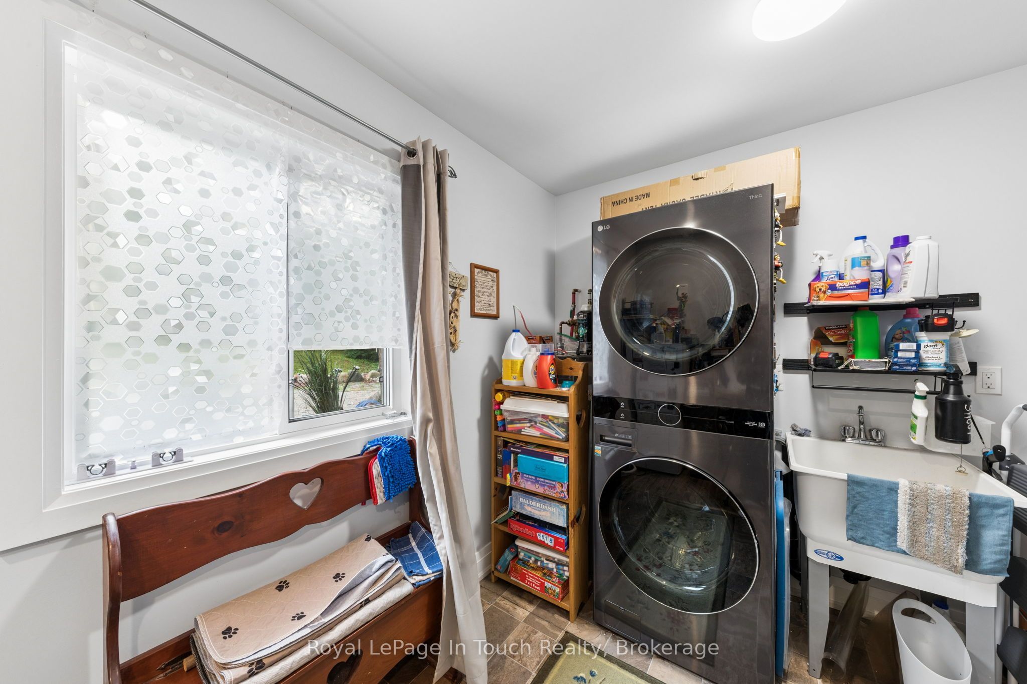 86 Andrew Drive Property Photo 27