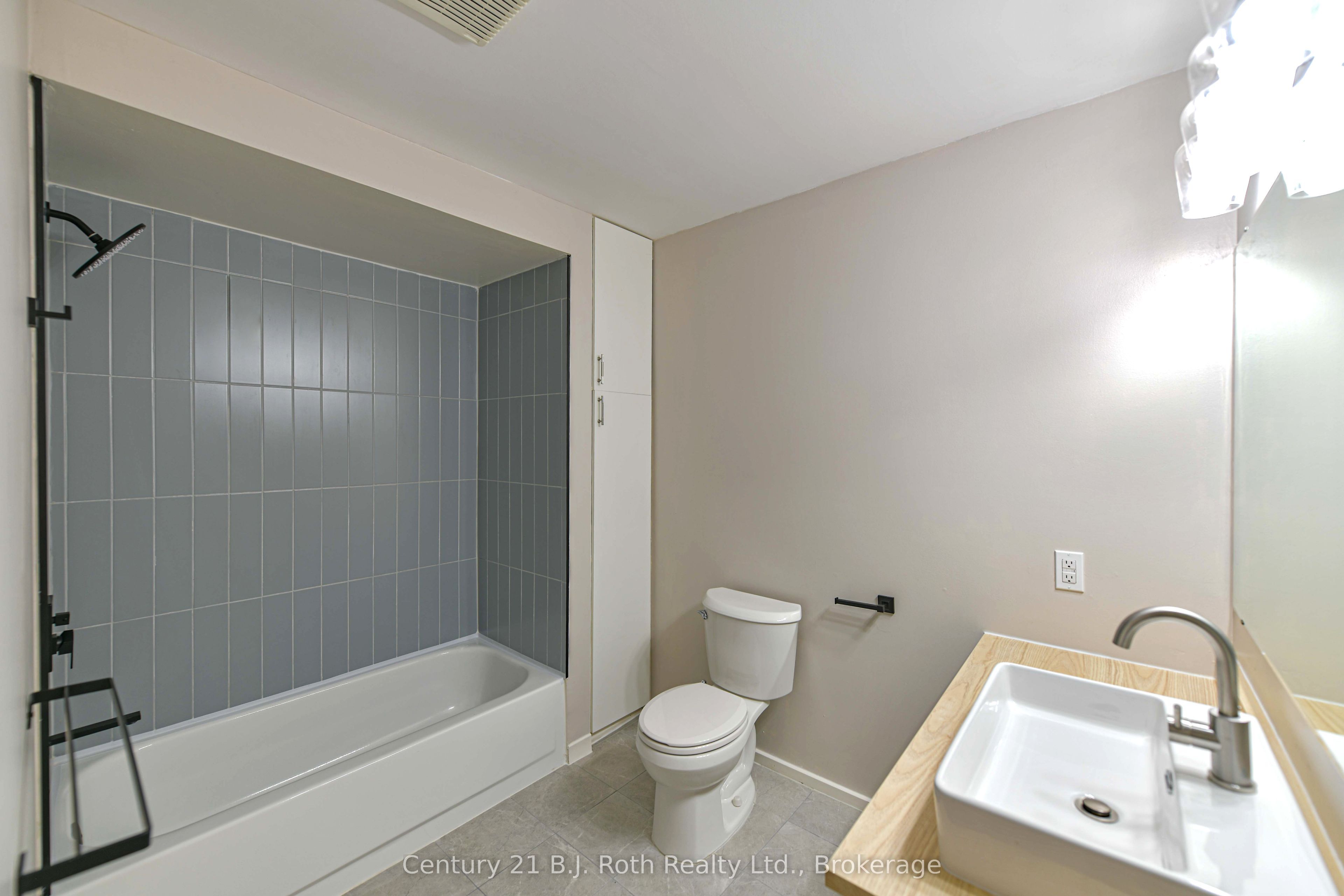 12 Clinton Street Property Photo 41
