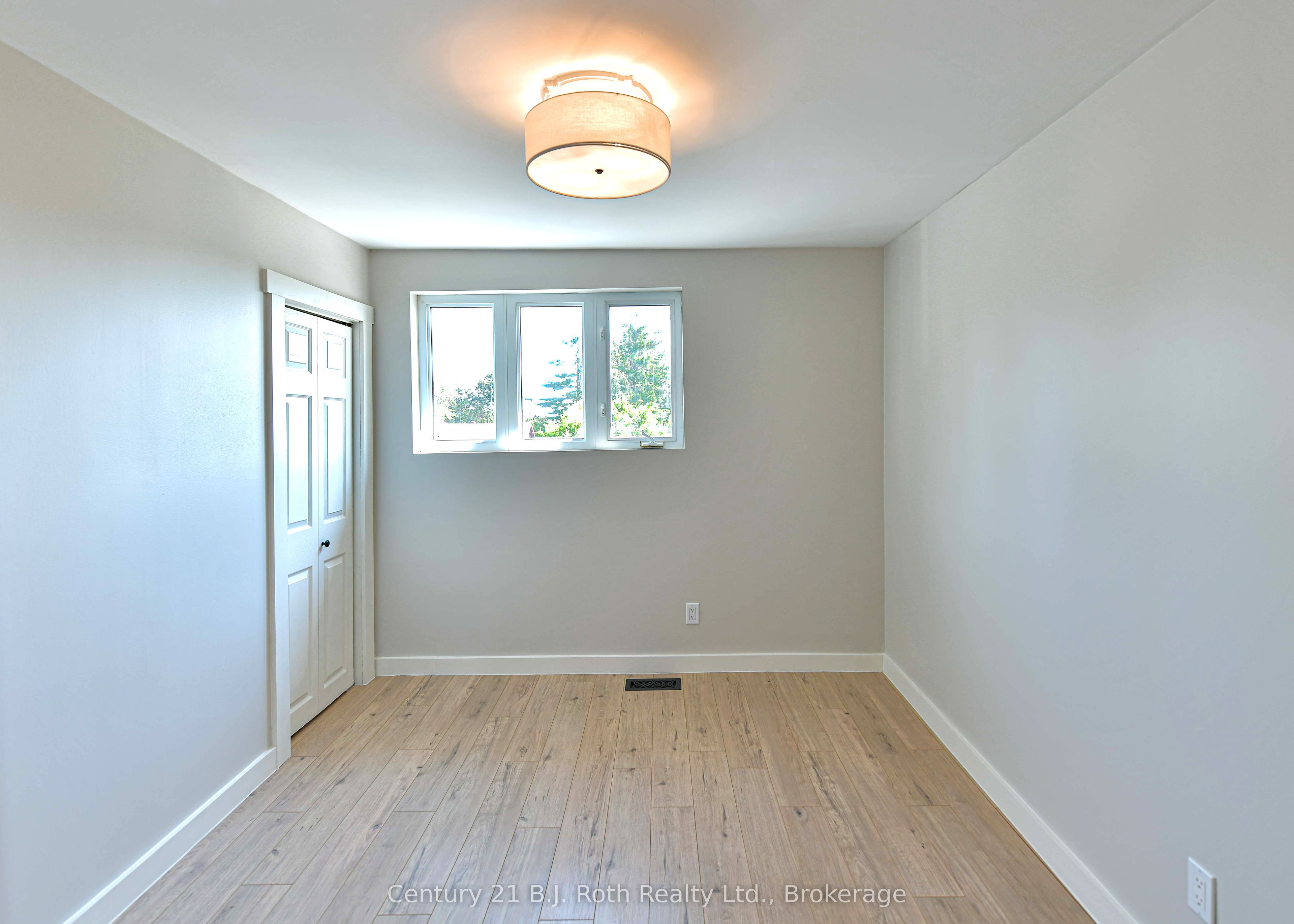 12 Clinton Street Property Photo 44