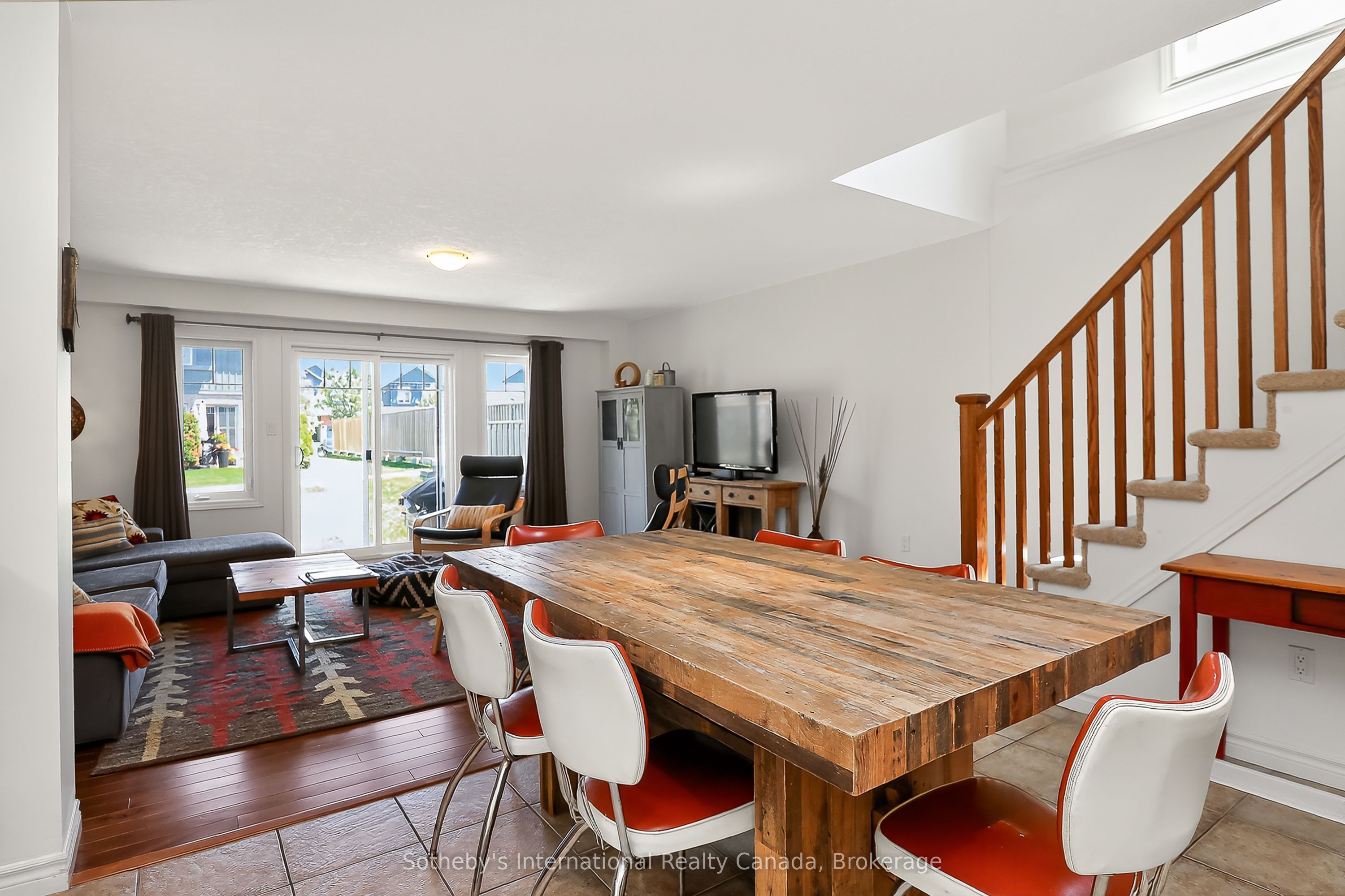 49 Silver Glen Boulevard Property Photo 10