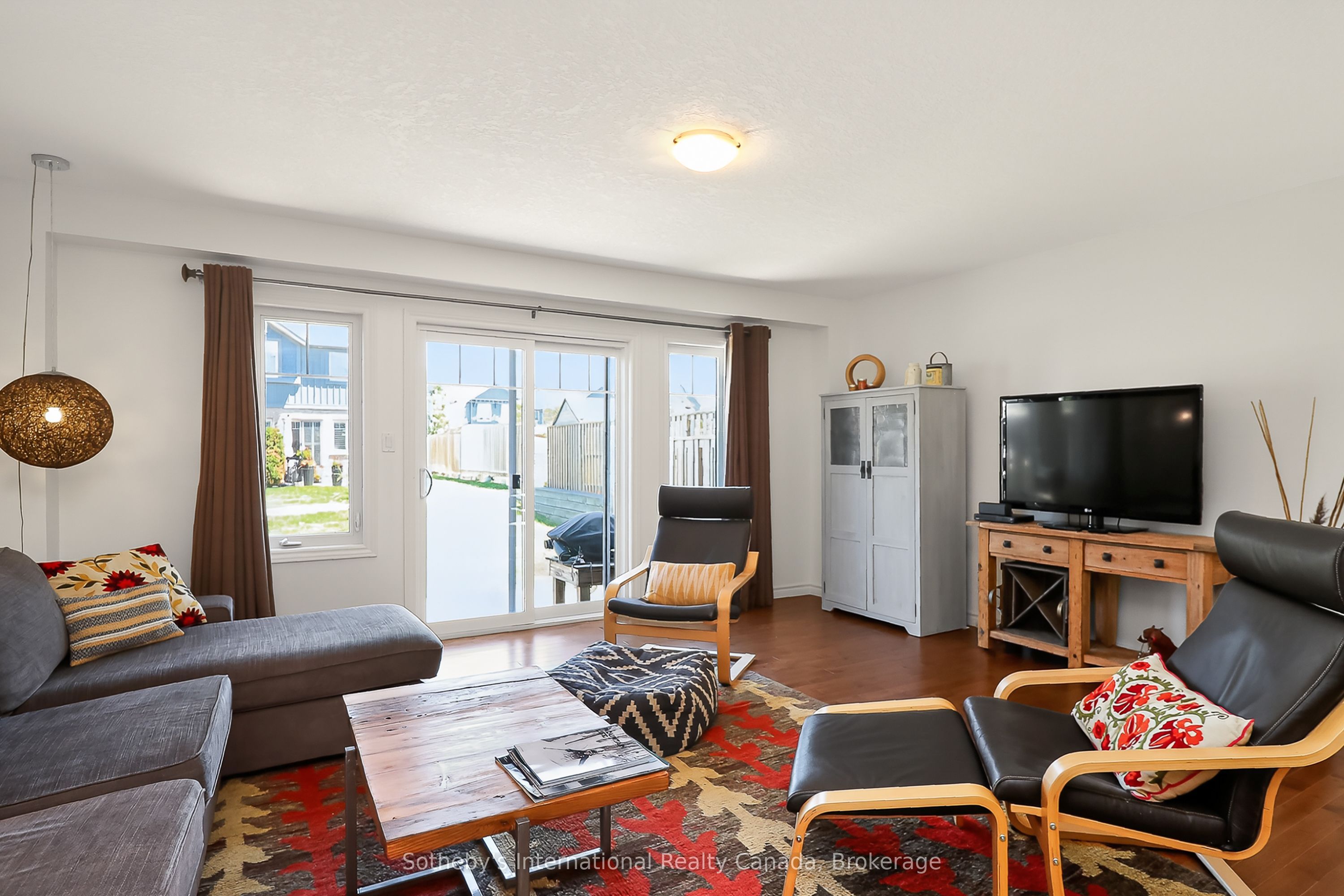 49 Silver Glen Boulevard Property Photo 11