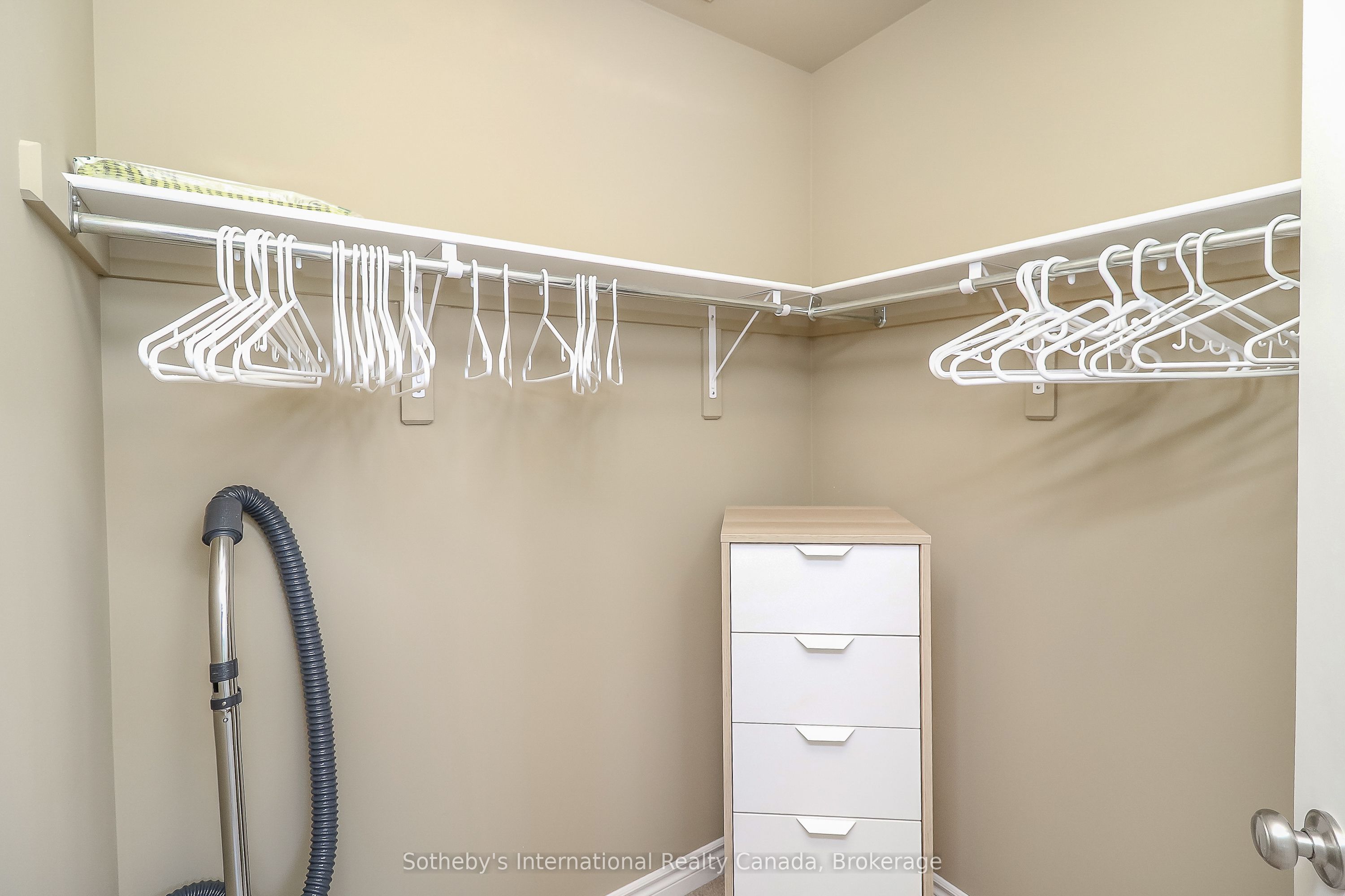 49 Silver Glen Boulevard Property Photo 21