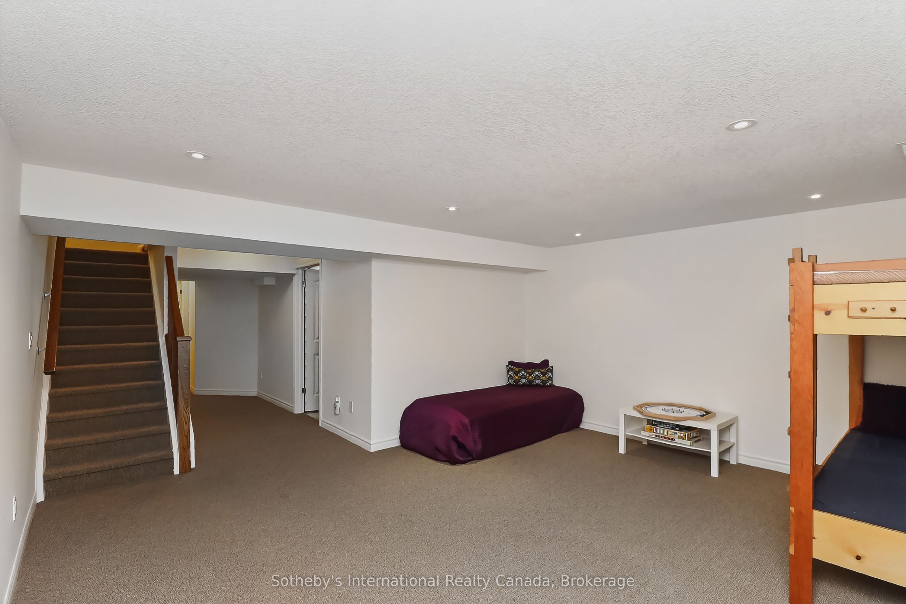 49 Silver Glen Boulevard Property Photo 26