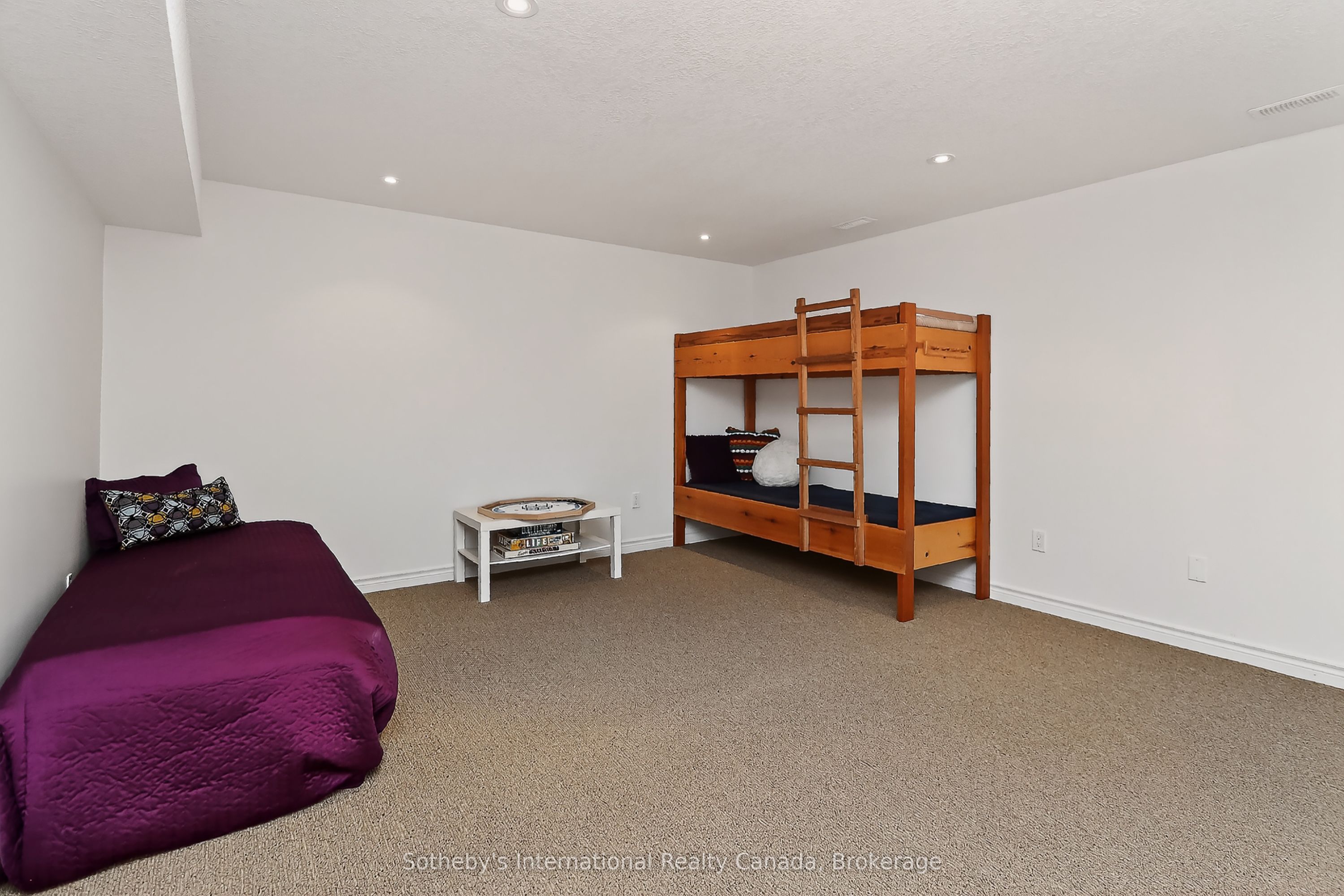 49 Silver Glen Boulevard Property Photo 27