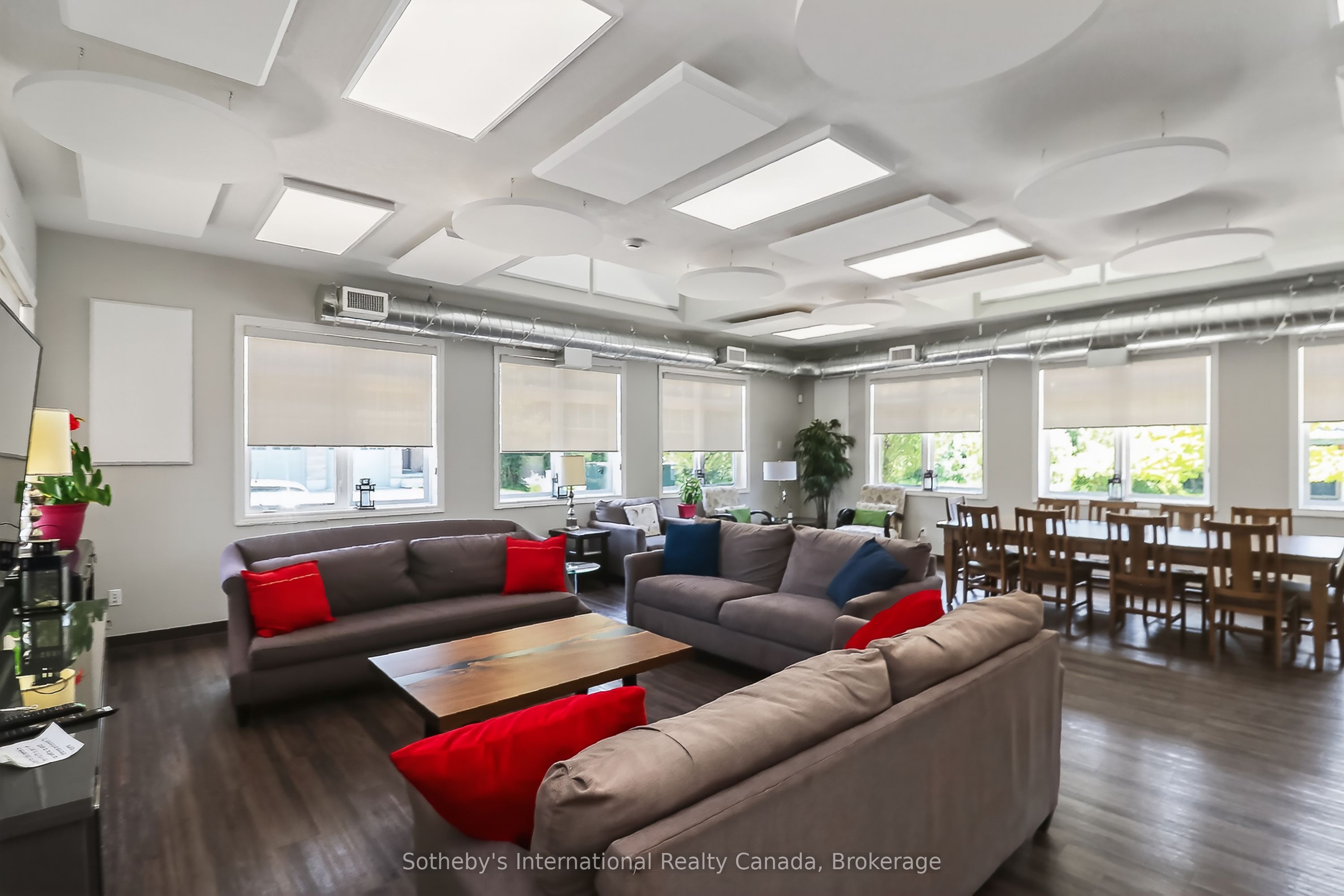 49 Silver Glen Boulevard Property Photo 35