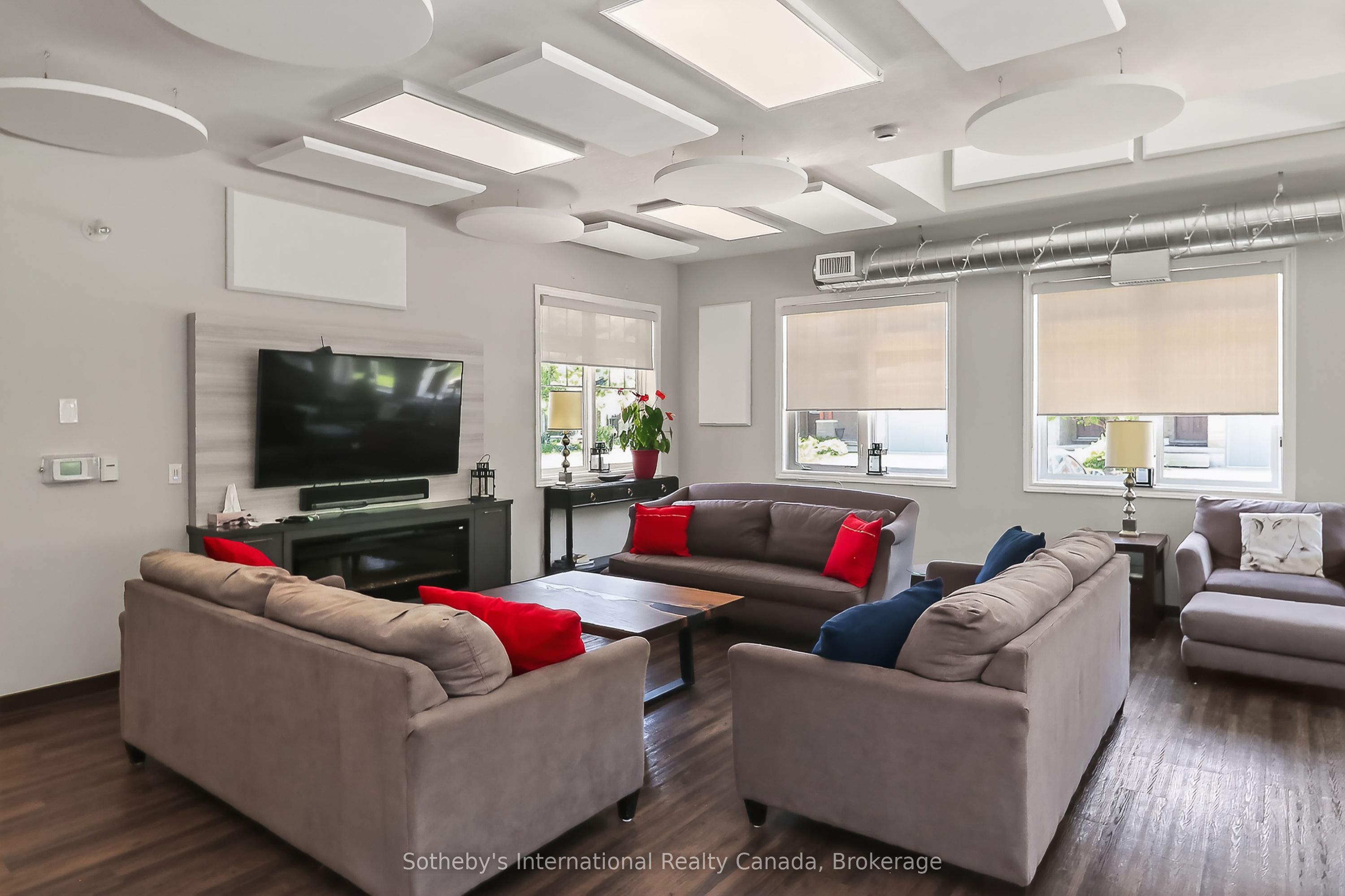 49 Silver Glen Boulevard Property Photo 37