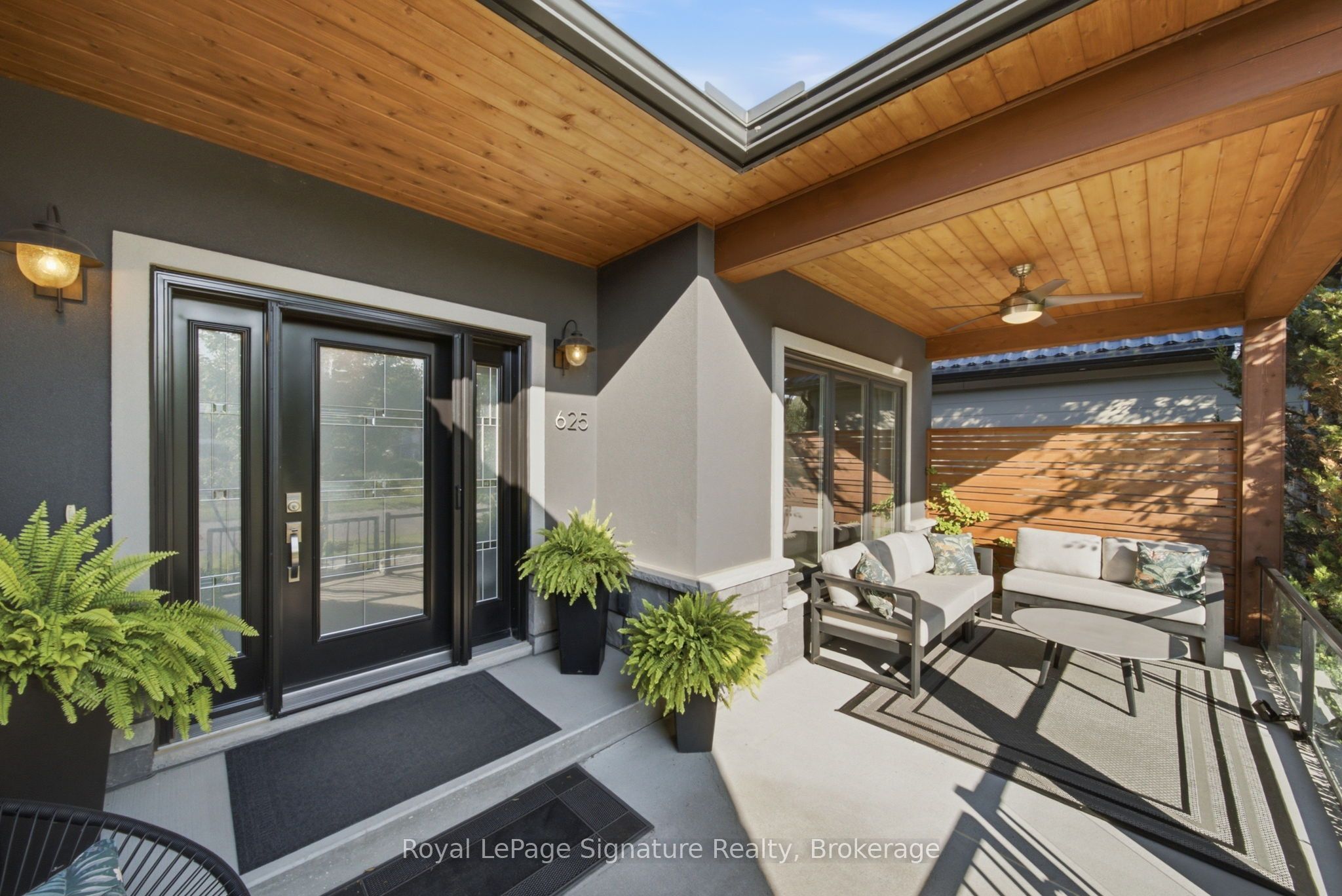 625 Aberdeen Boulevard Property Photo 2