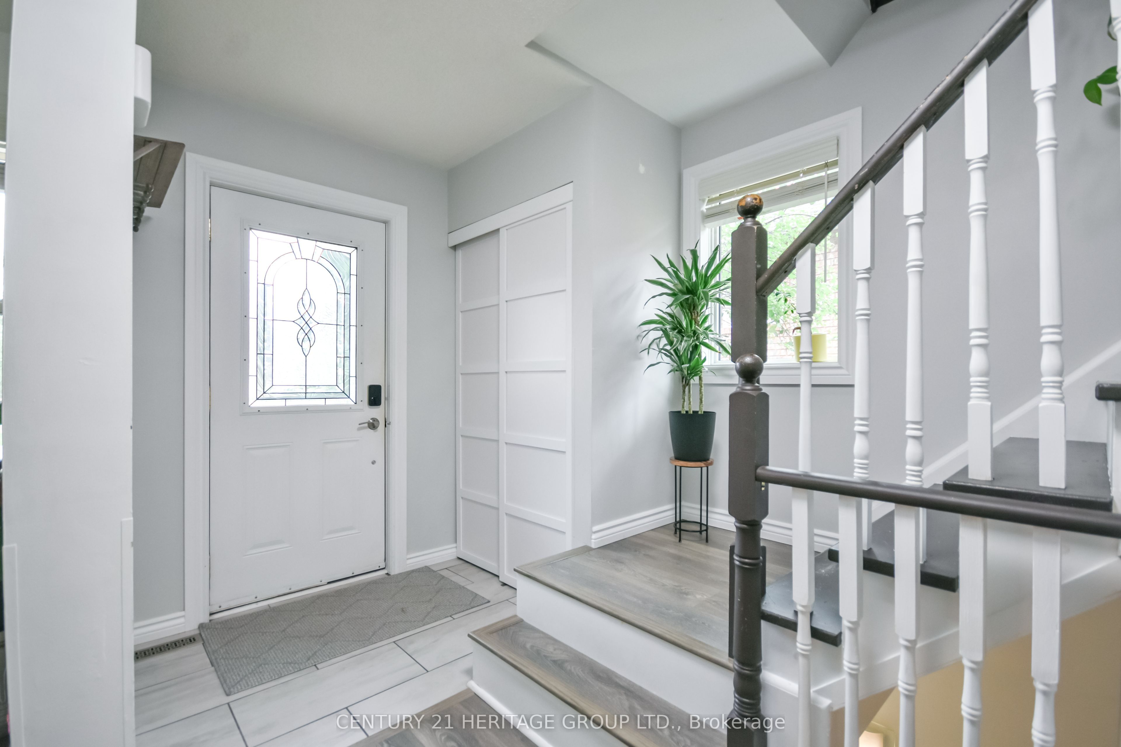 416 Sunnidale Road Property Photo 2