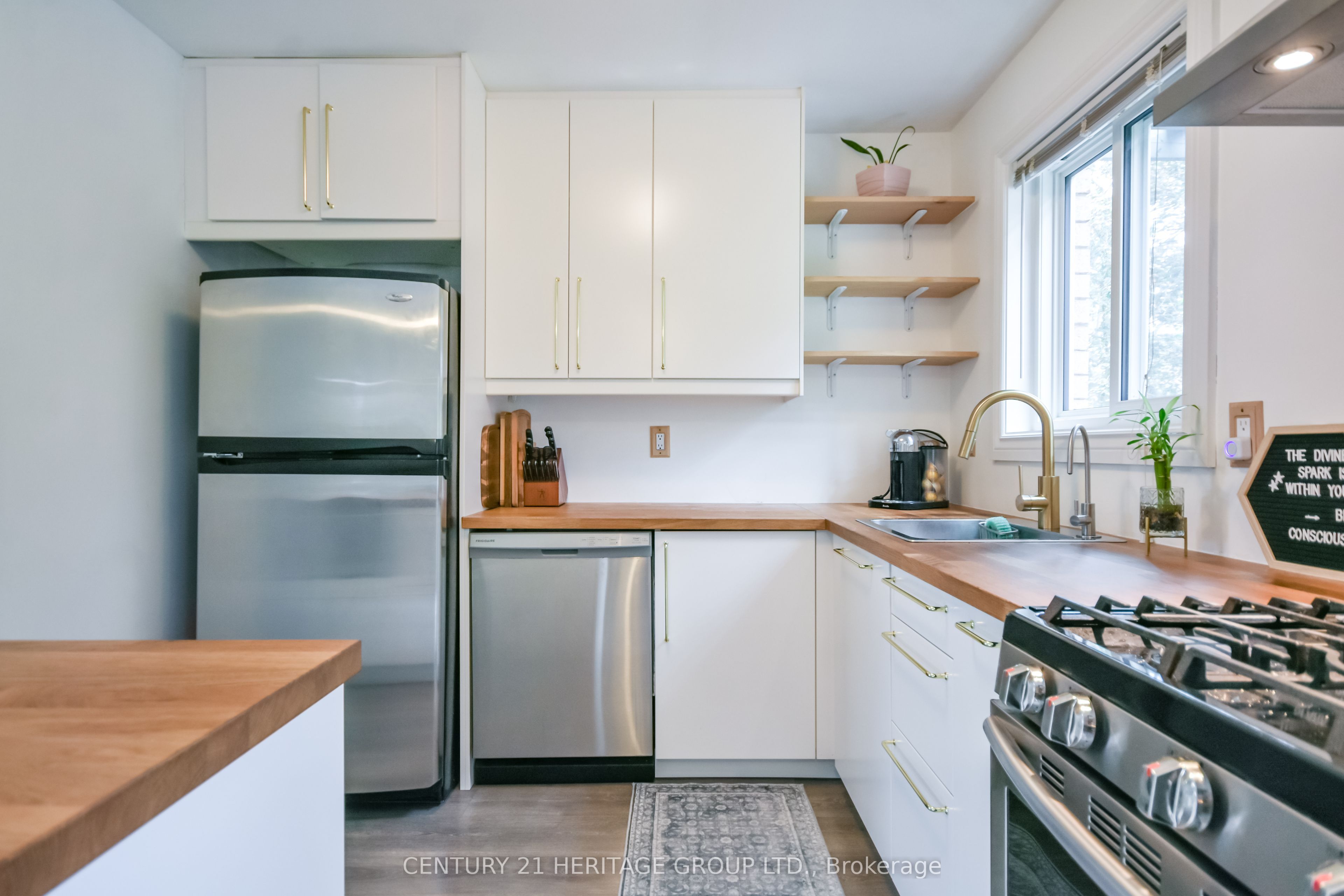 416 Sunnidale Road Property Photo 7