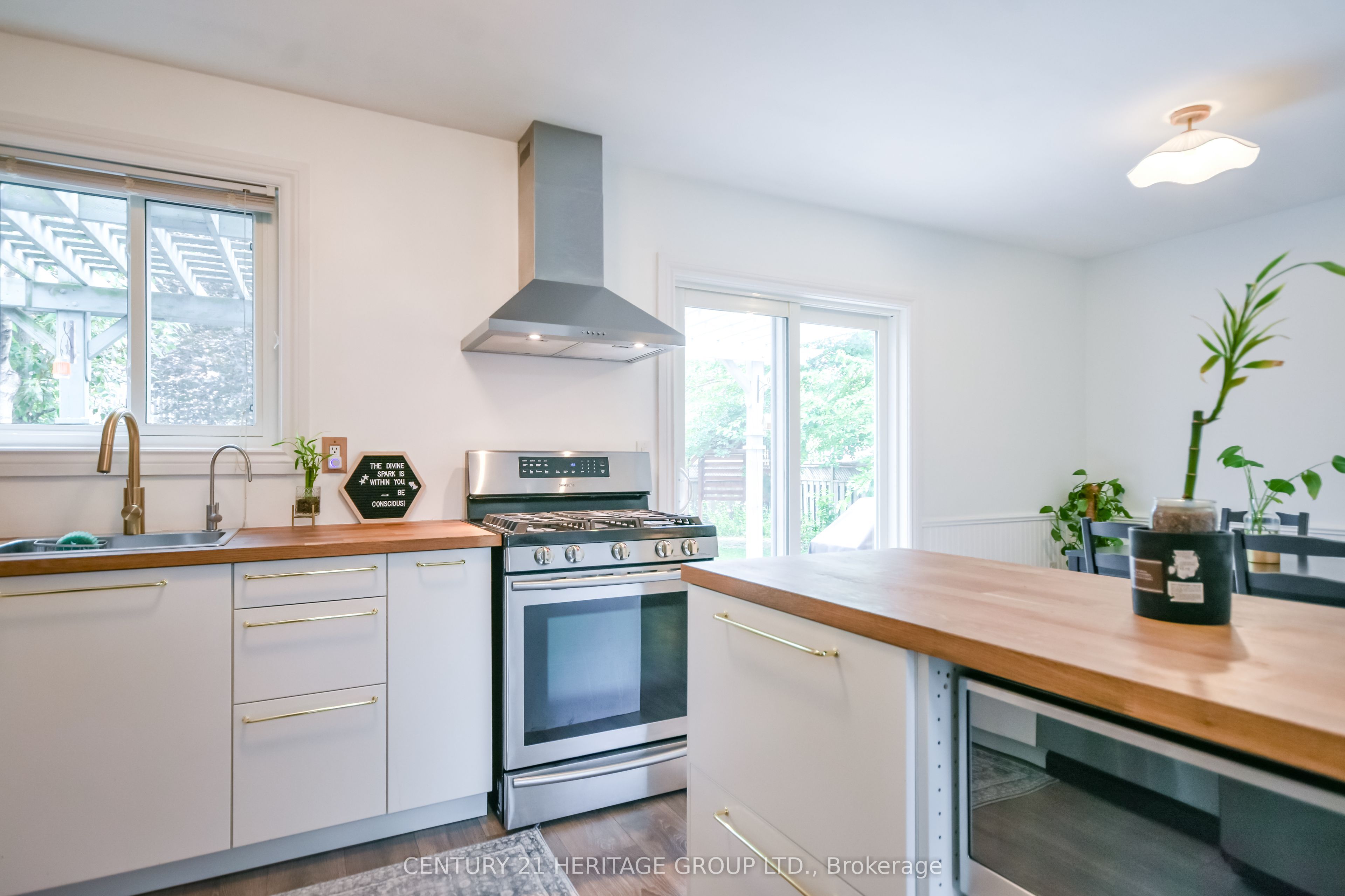 416 Sunnidale Road Property Photo 8