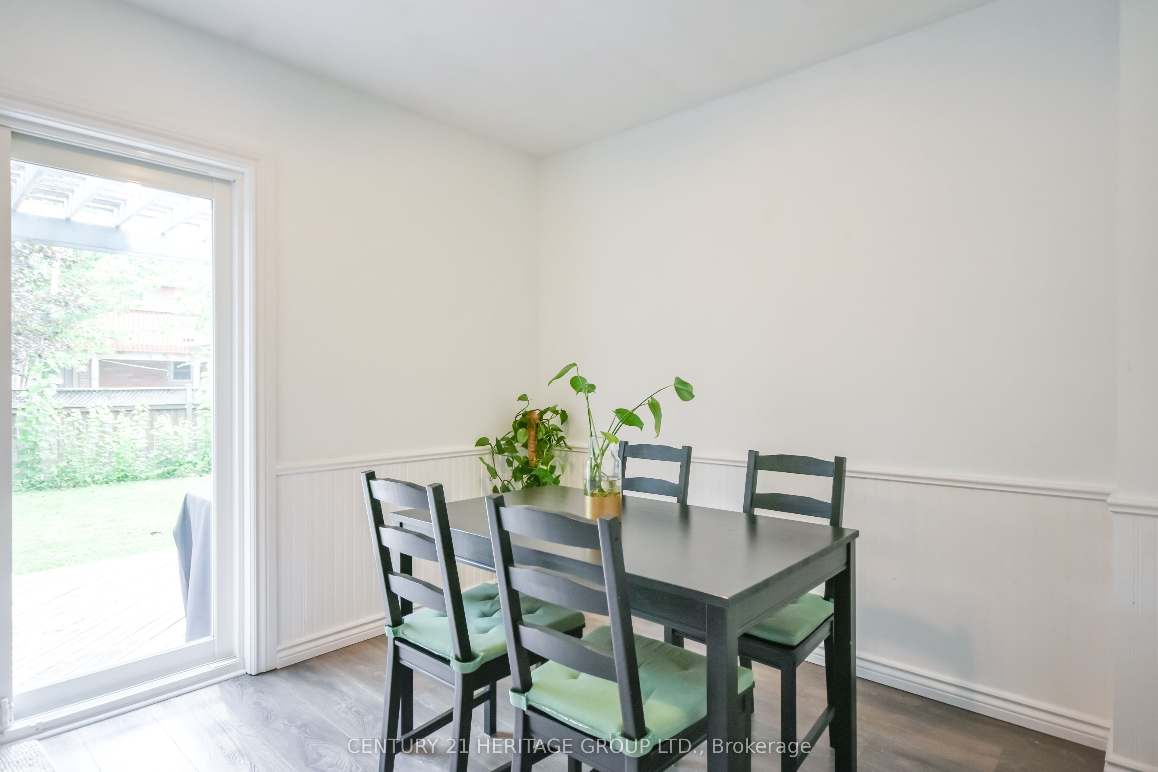 416 Sunnidale Road Property Photo 9