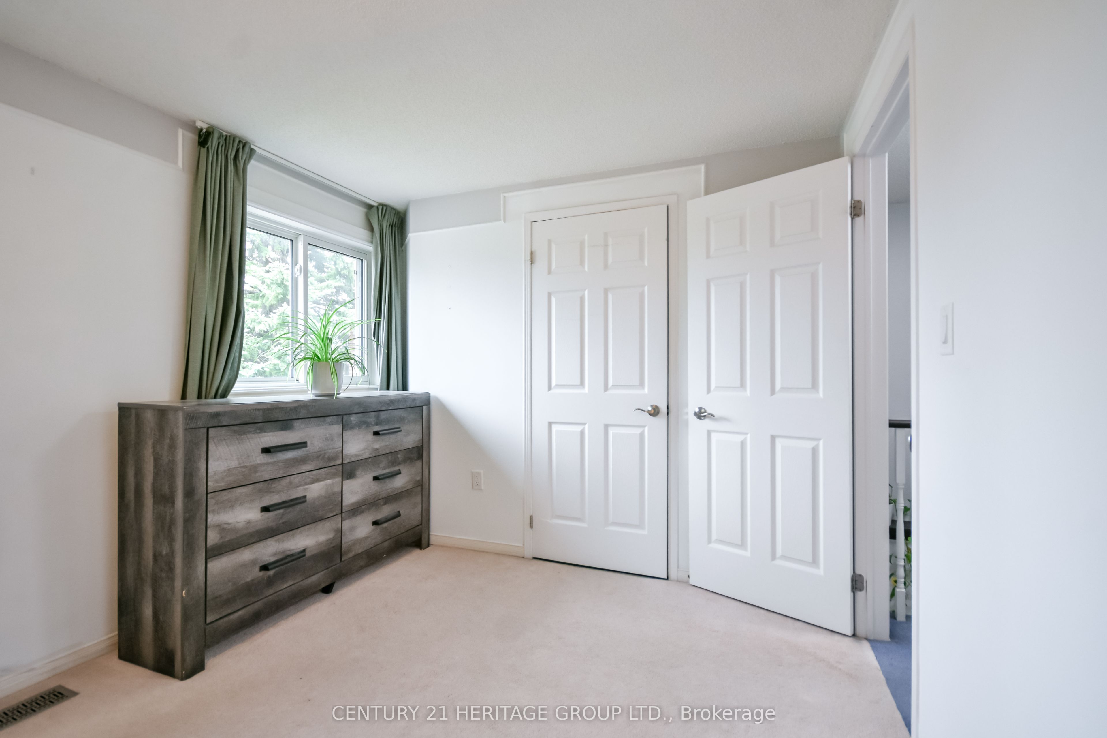 416 Sunnidale Road Property Photo 11