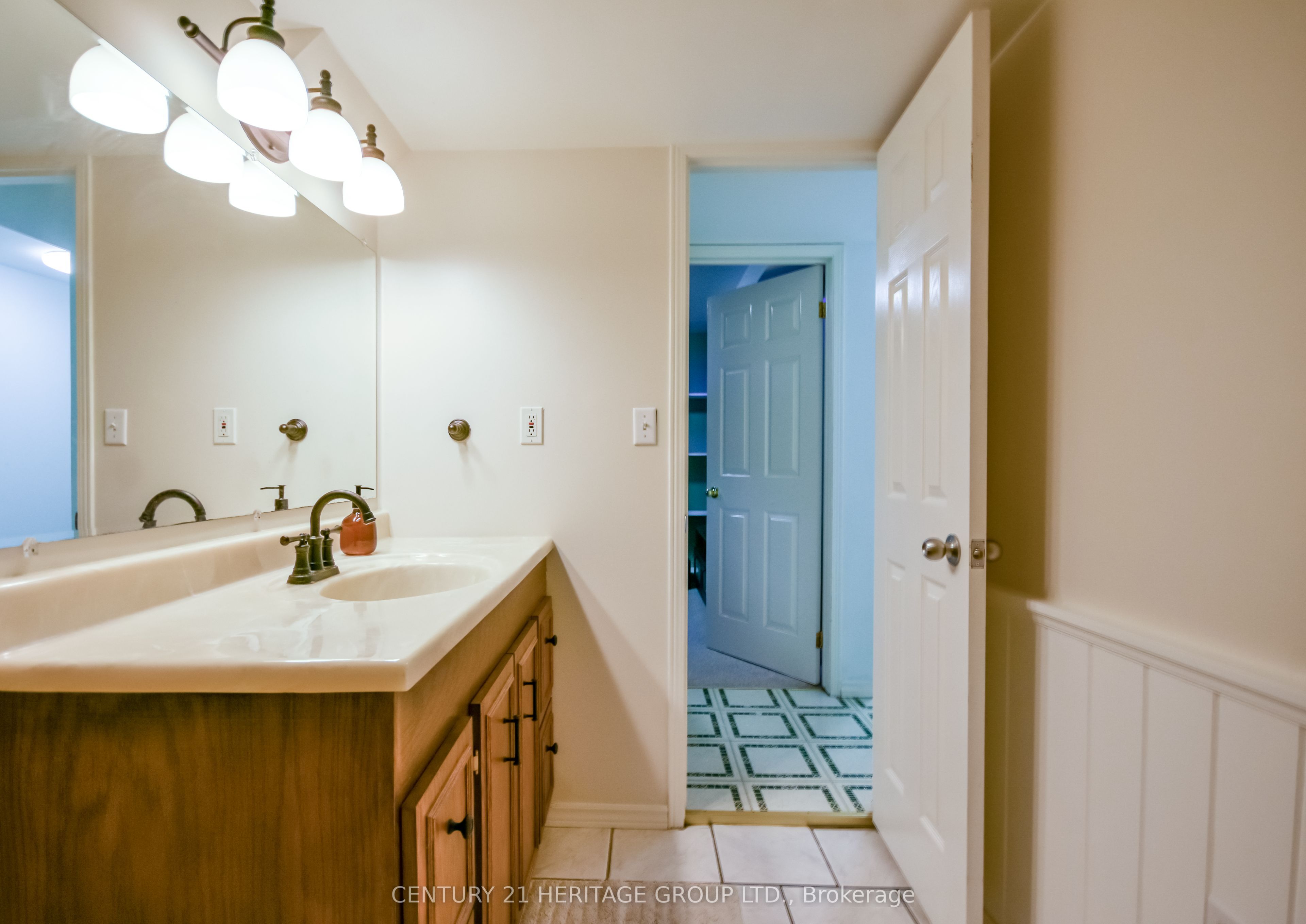 416 Sunnidale Road Property Photo 16