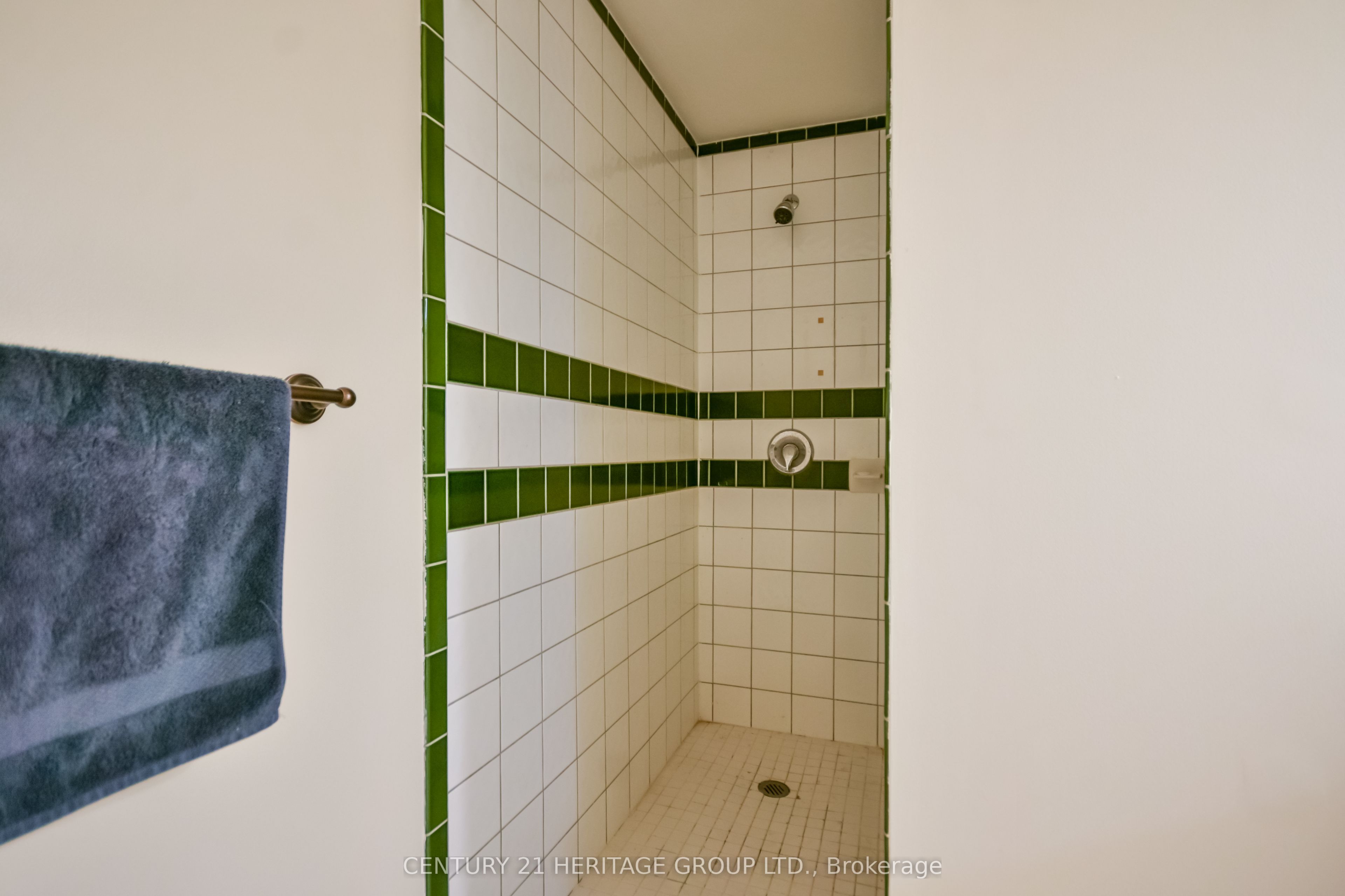 416 Sunnidale Road Property Photo 17