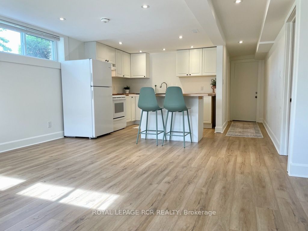 18 Watts Crescent Property Photo 5