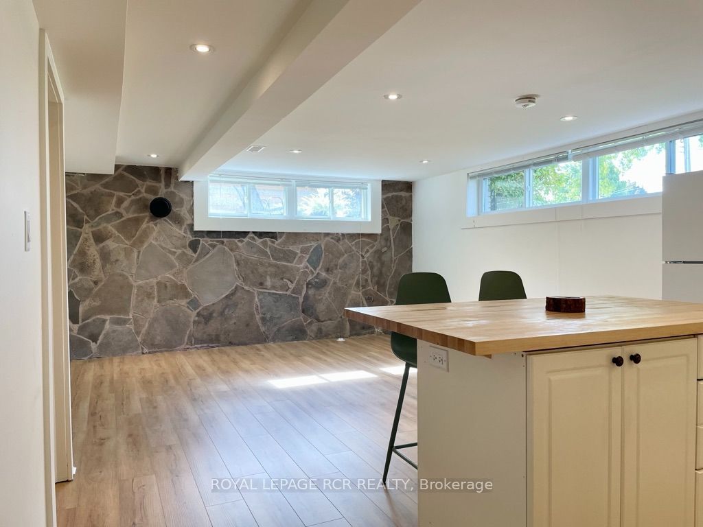 18 Watts Crescent Property Photo 6