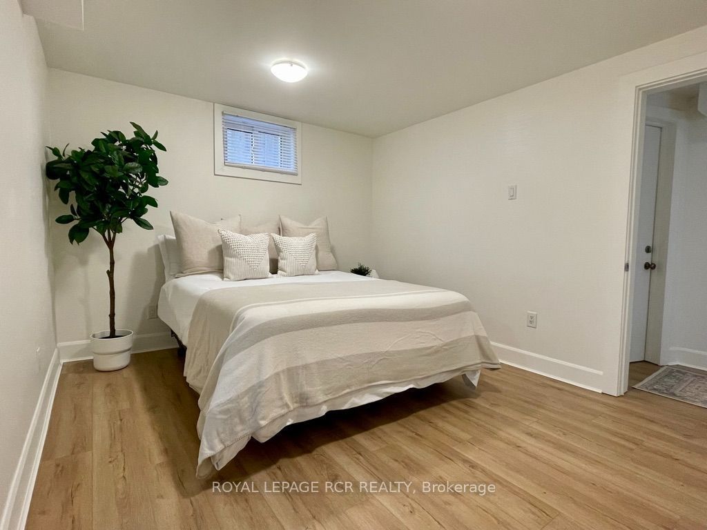 18 Watts Crescent Property Photo 8
