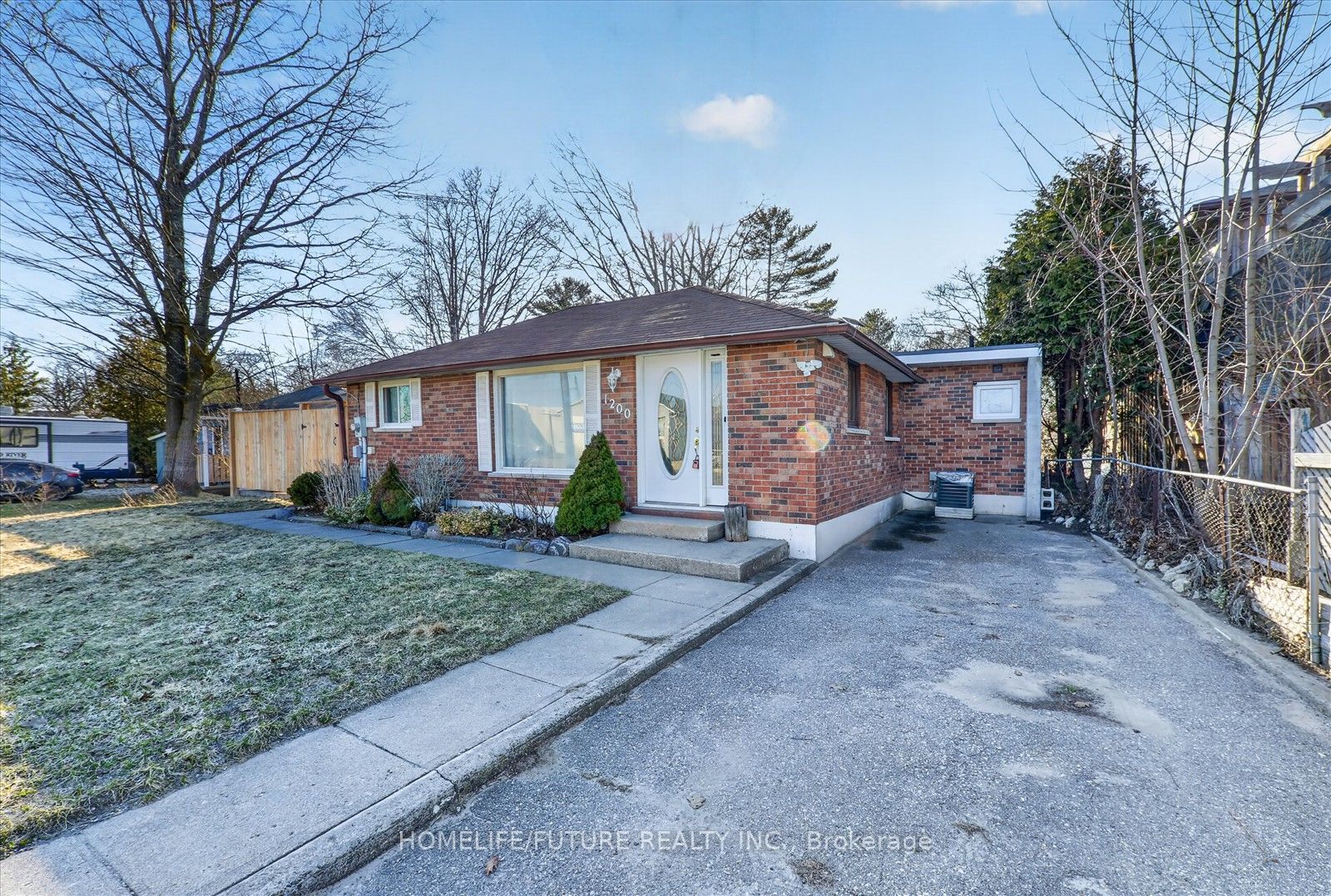1200 Mosley Street Property Photo 1
