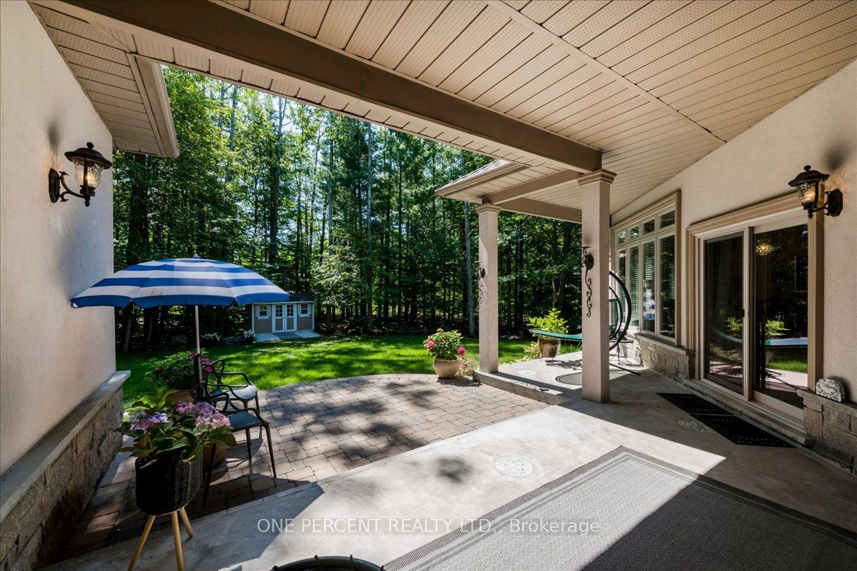 9 Laddie Lane Property Photo 13