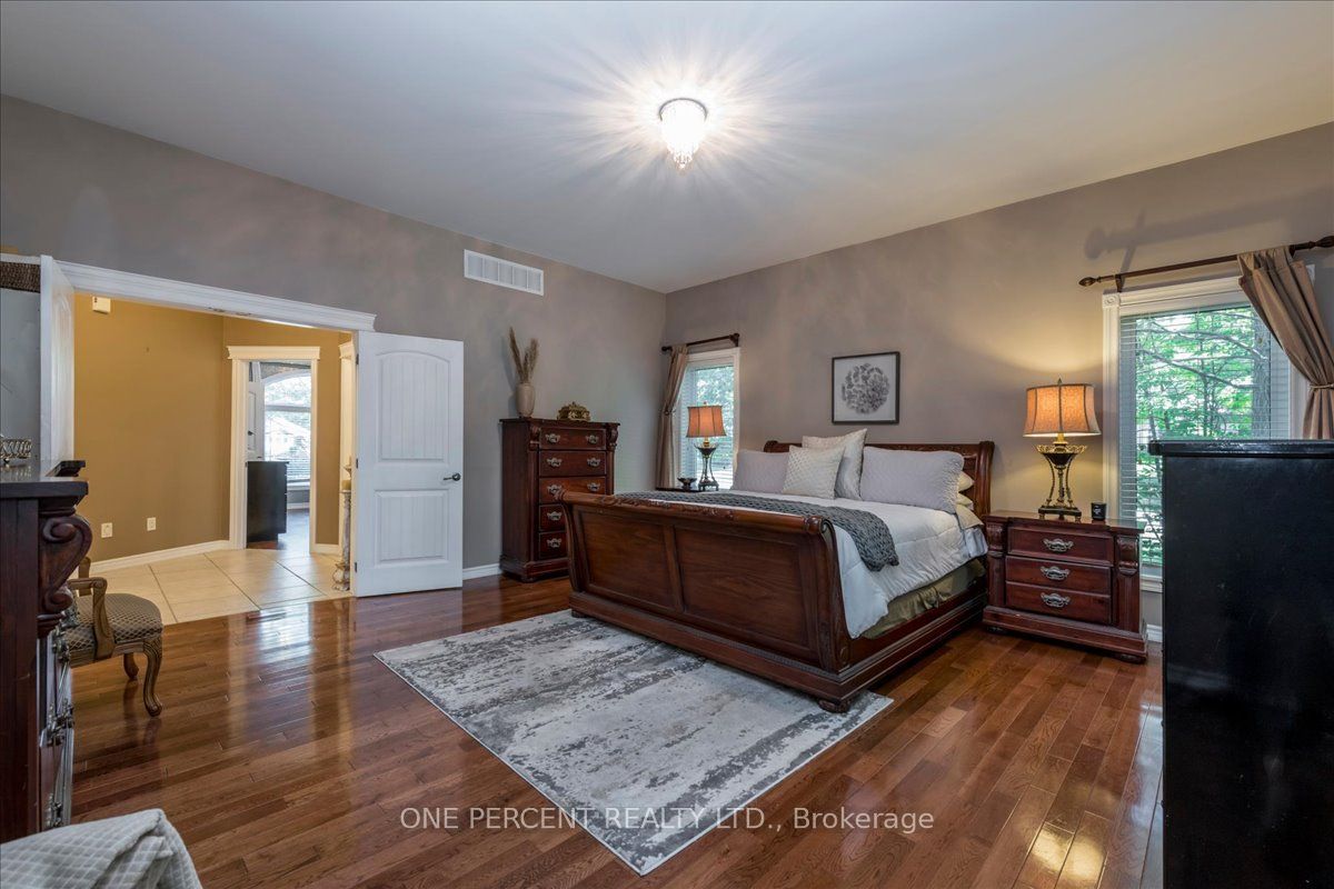 9 Laddie Lane Property Photo 15