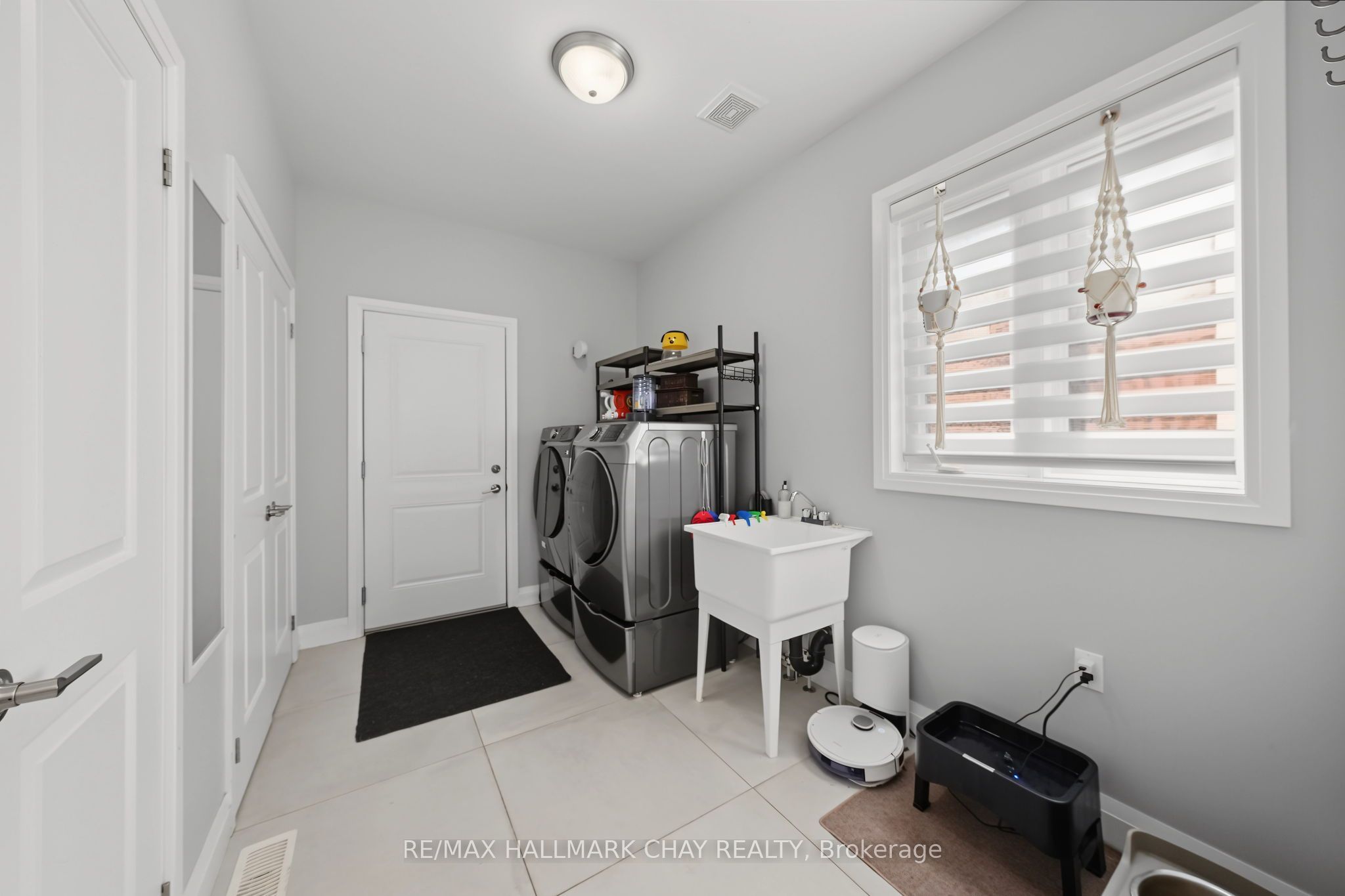 36 Lowry Court Property Photo 18