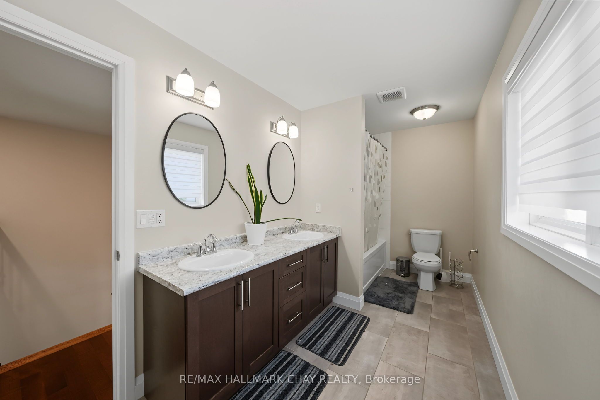 36 Lowry Court Property Photo 29