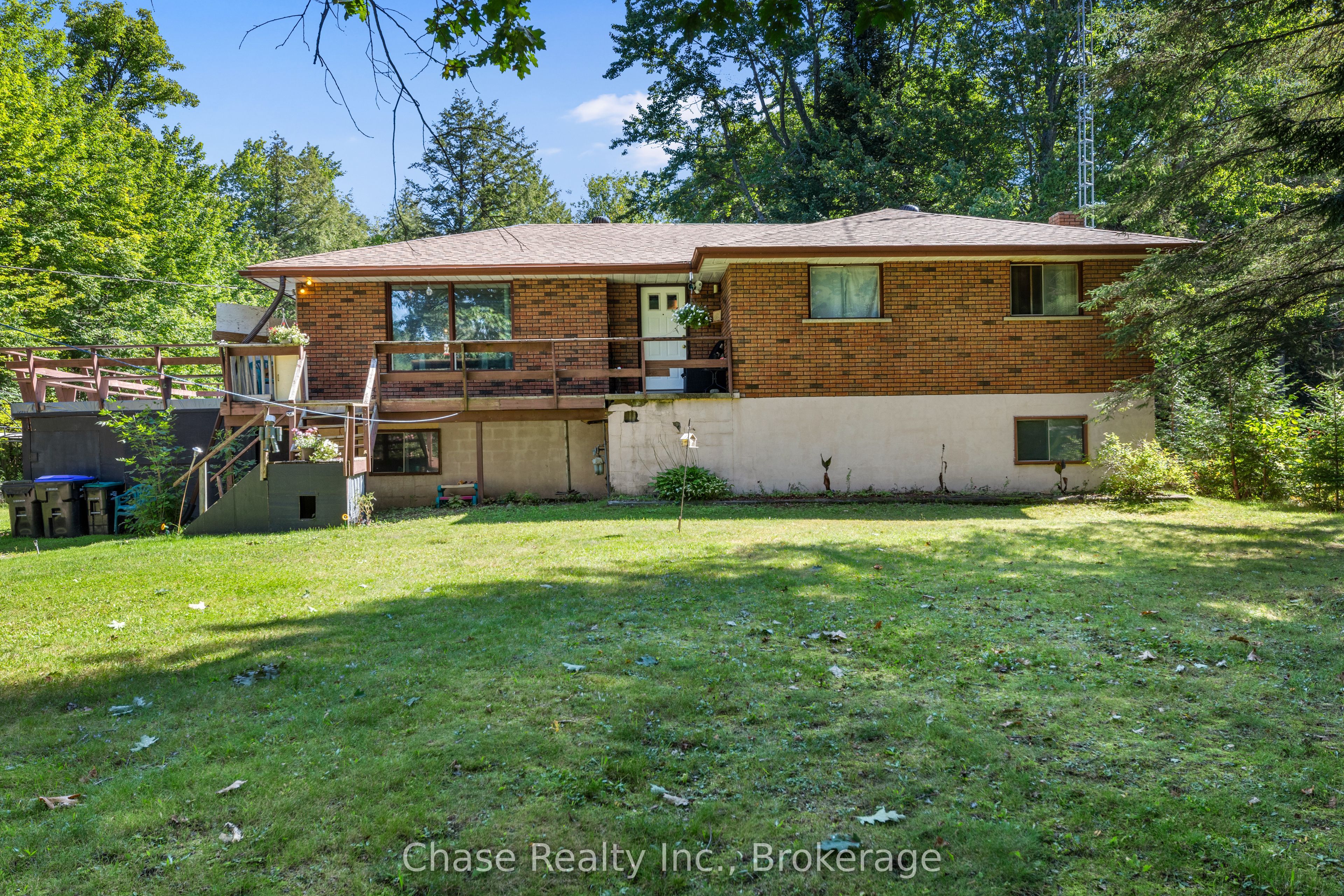 655 Tiny Beaches Road N Property Photo 1