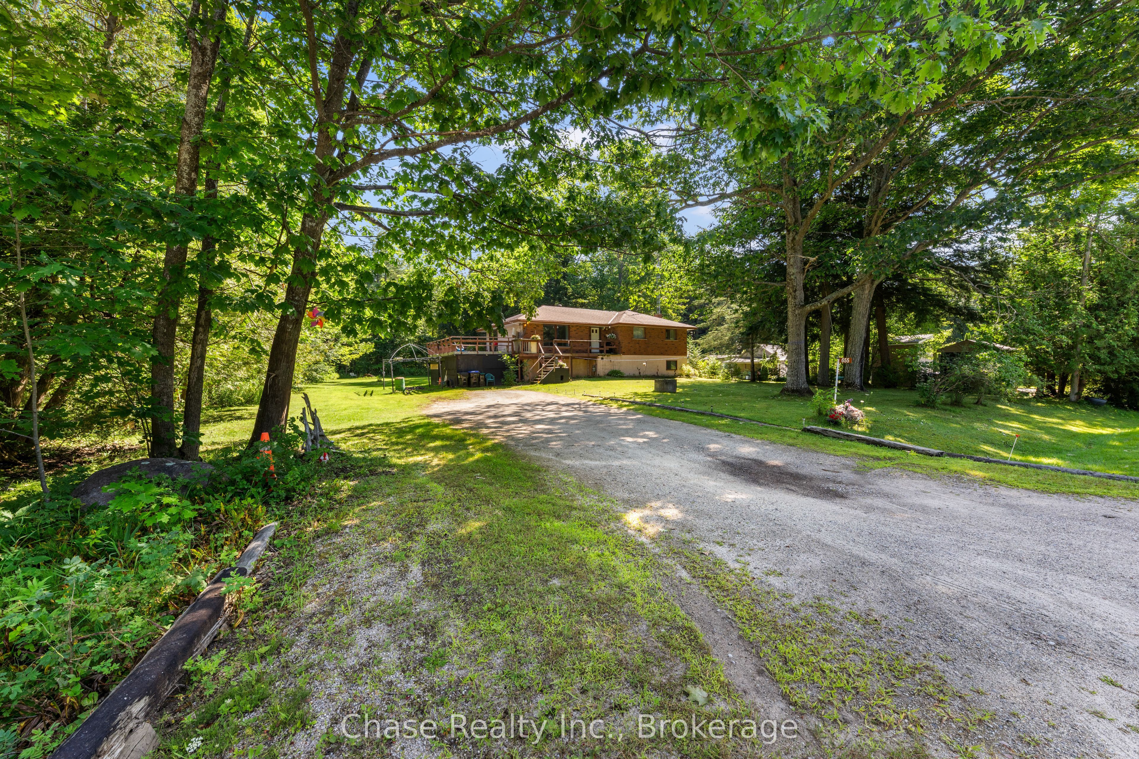 655 Tiny Beaches Road N Property Photo 3