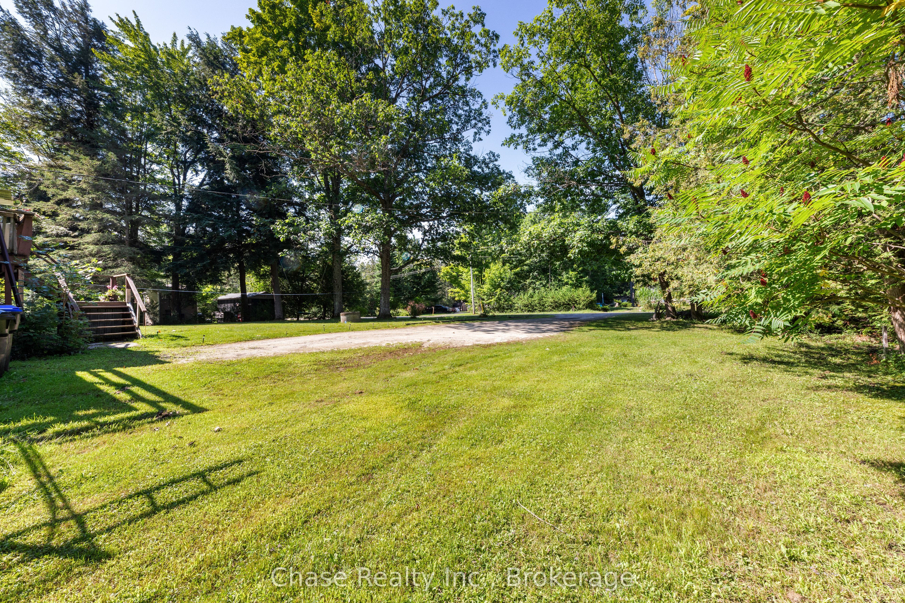655 Tiny Beaches Road N Property Photo 4