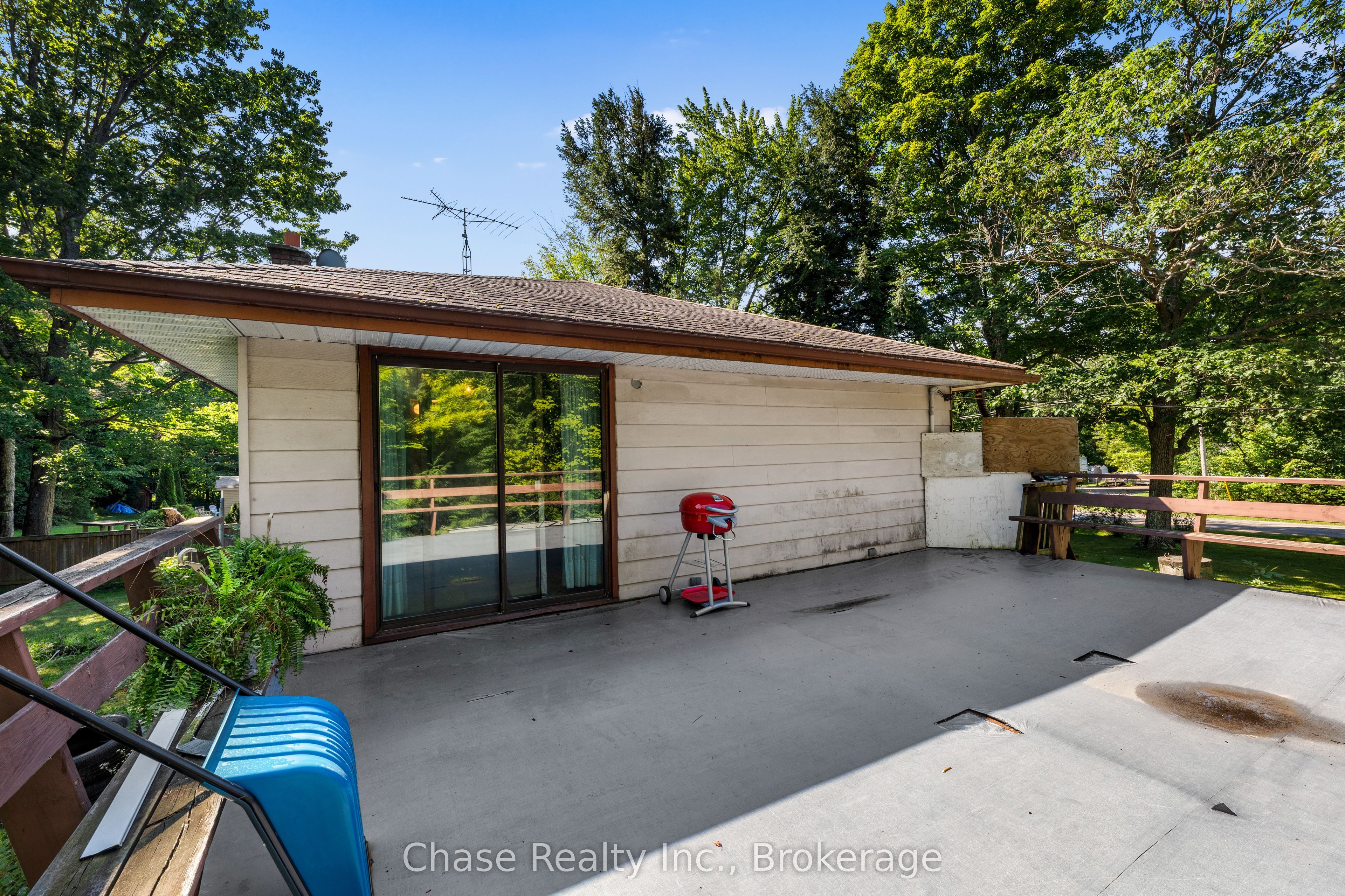 655 Tiny Beaches Road N Property Photo 14