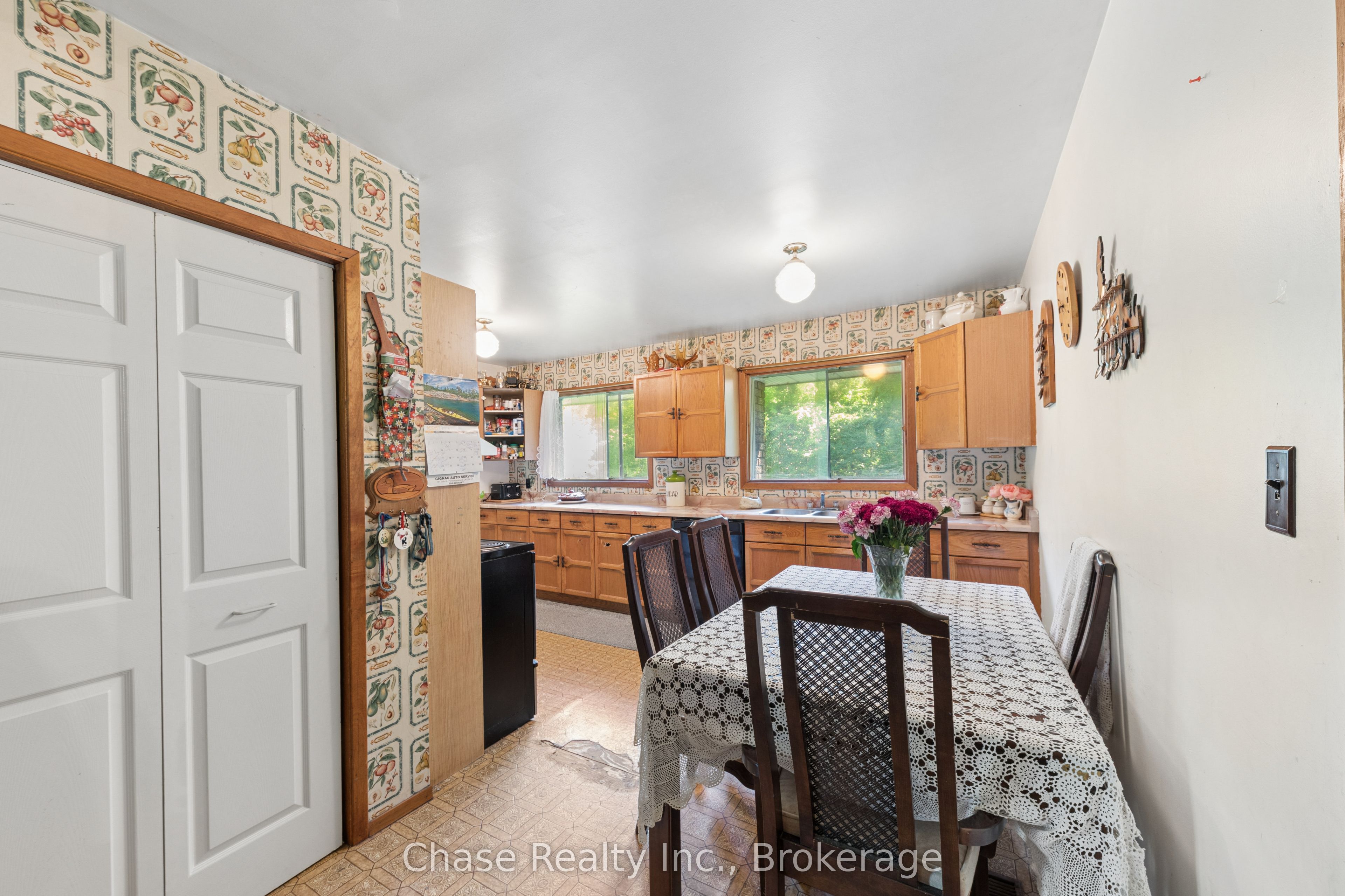 655 Tiny Beaches Road N Property Photo 18