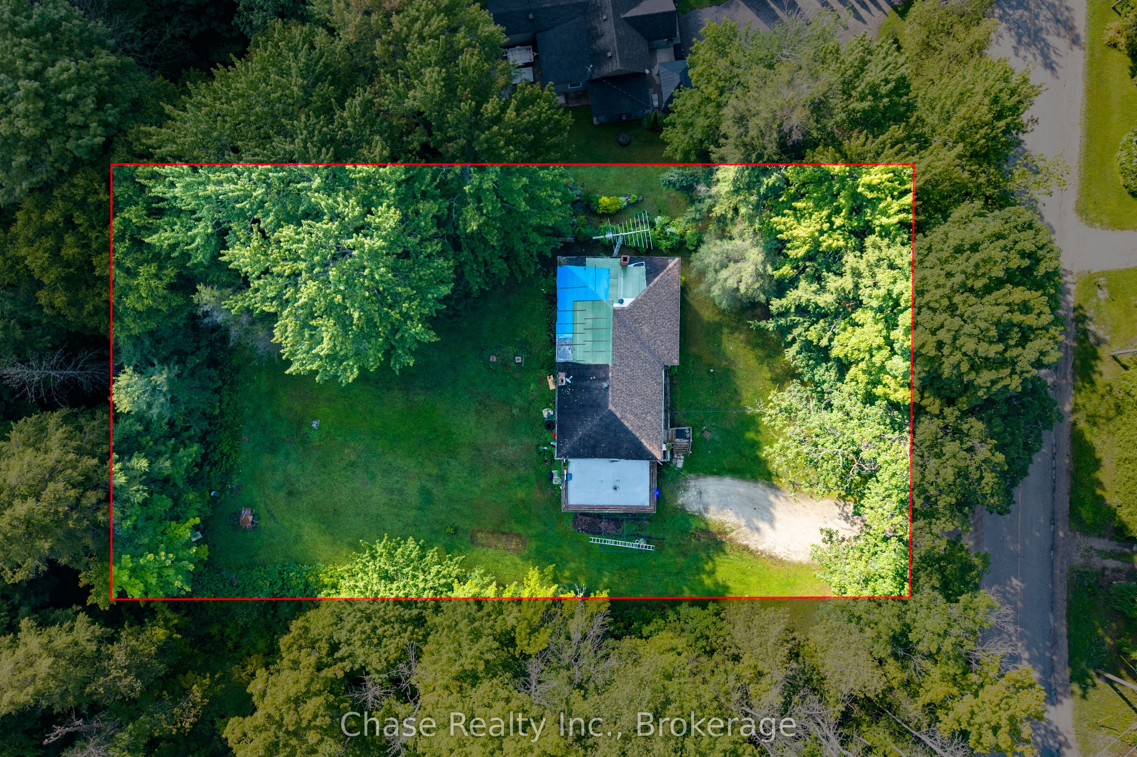 655 Tiny Beaches Road N Property Photo 34