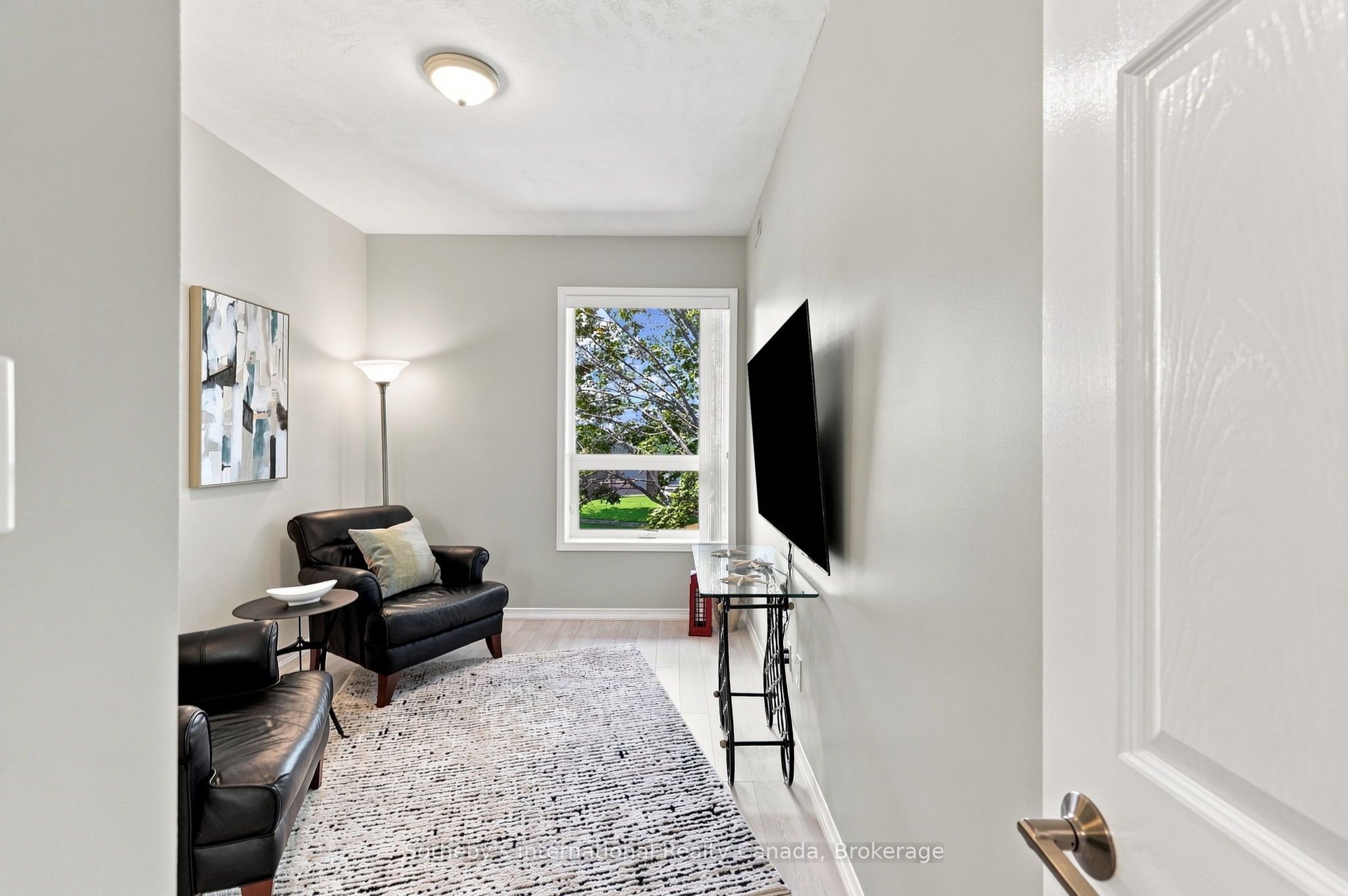 464 Mariners Way Property Photo 4