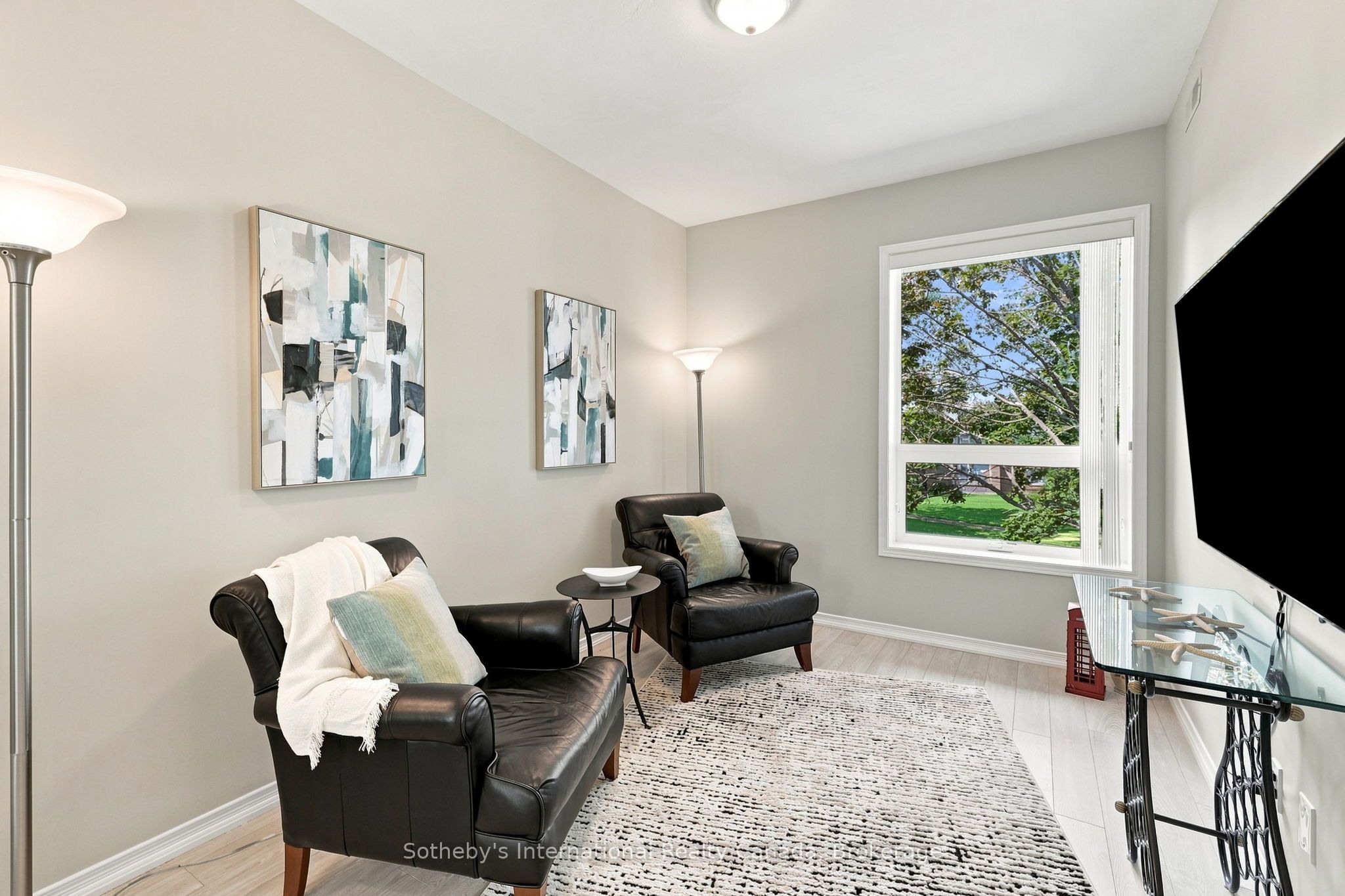 464 Mariners Way Property Photo 5
