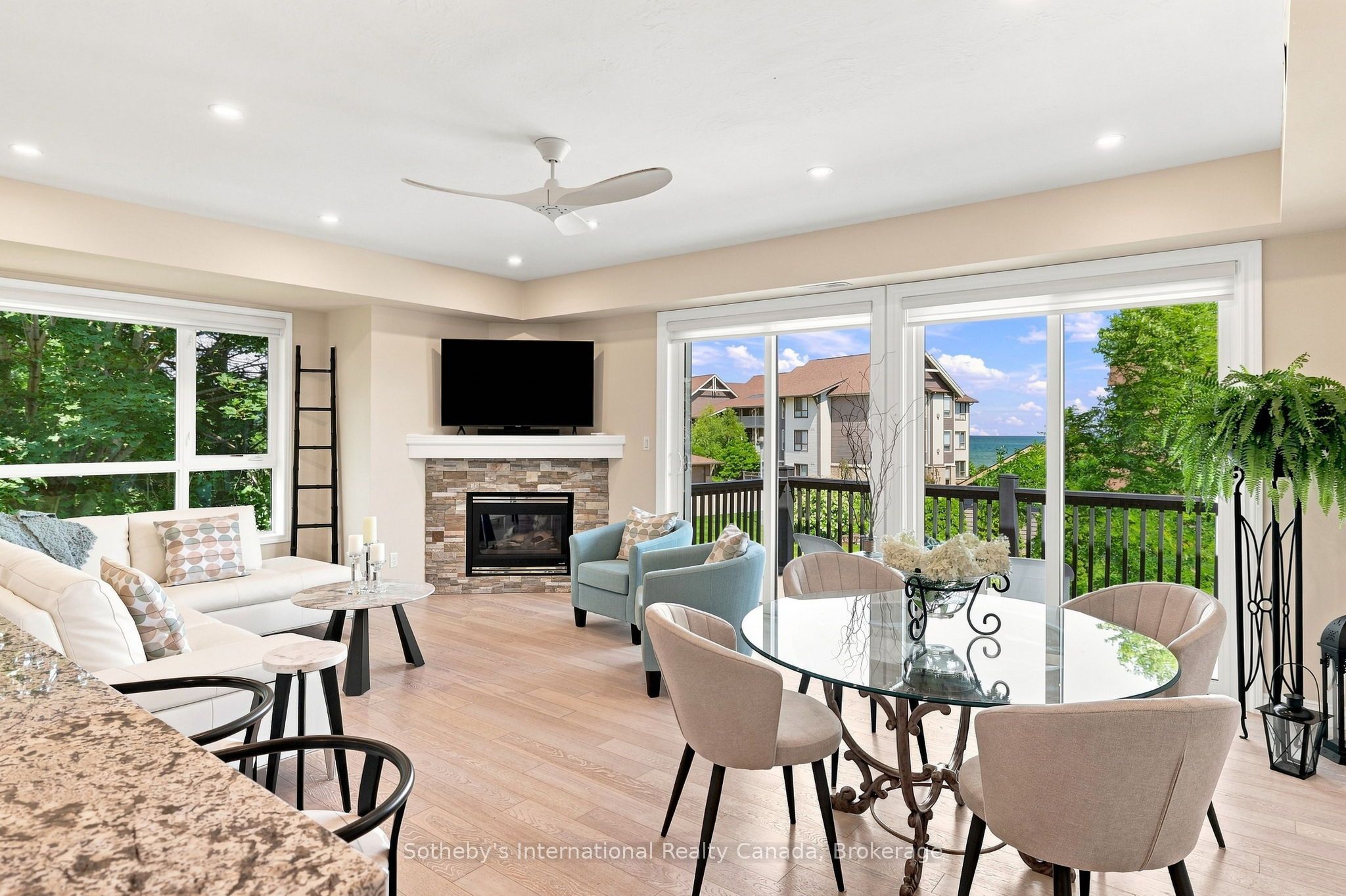 464 Mariners Way Property Photo 10