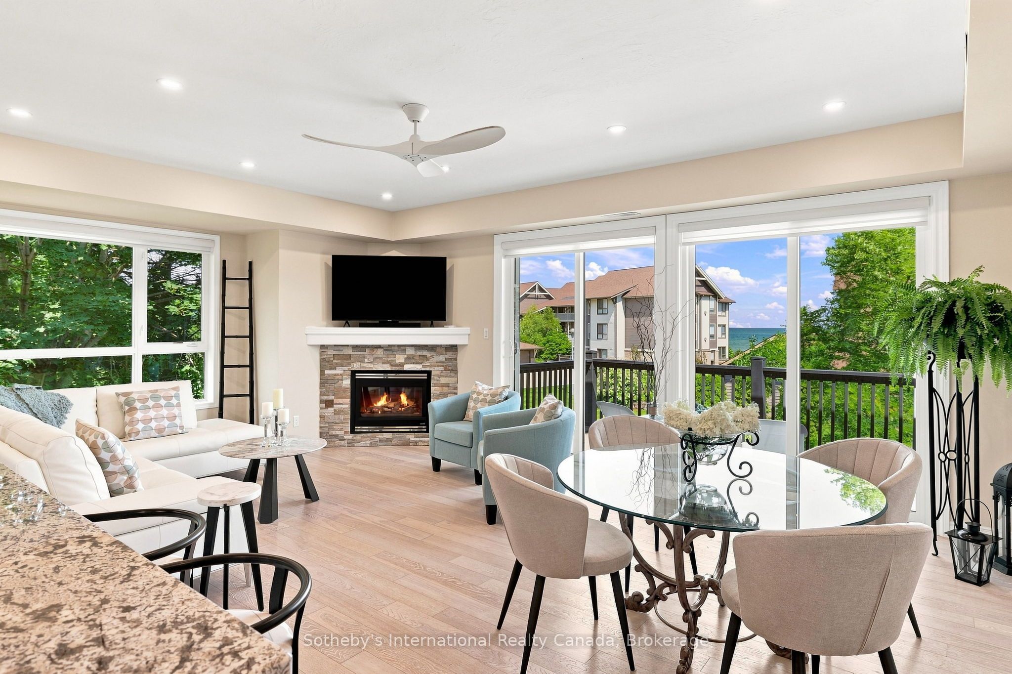 464 Mariners Way Property Photo 11