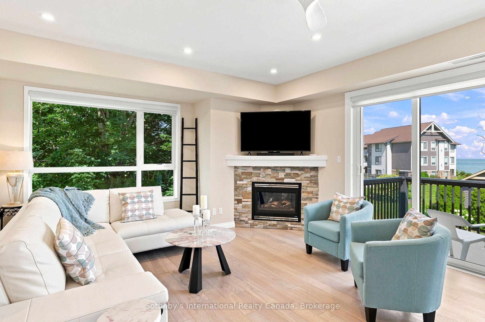 464 Mariners Way Property Photo 13