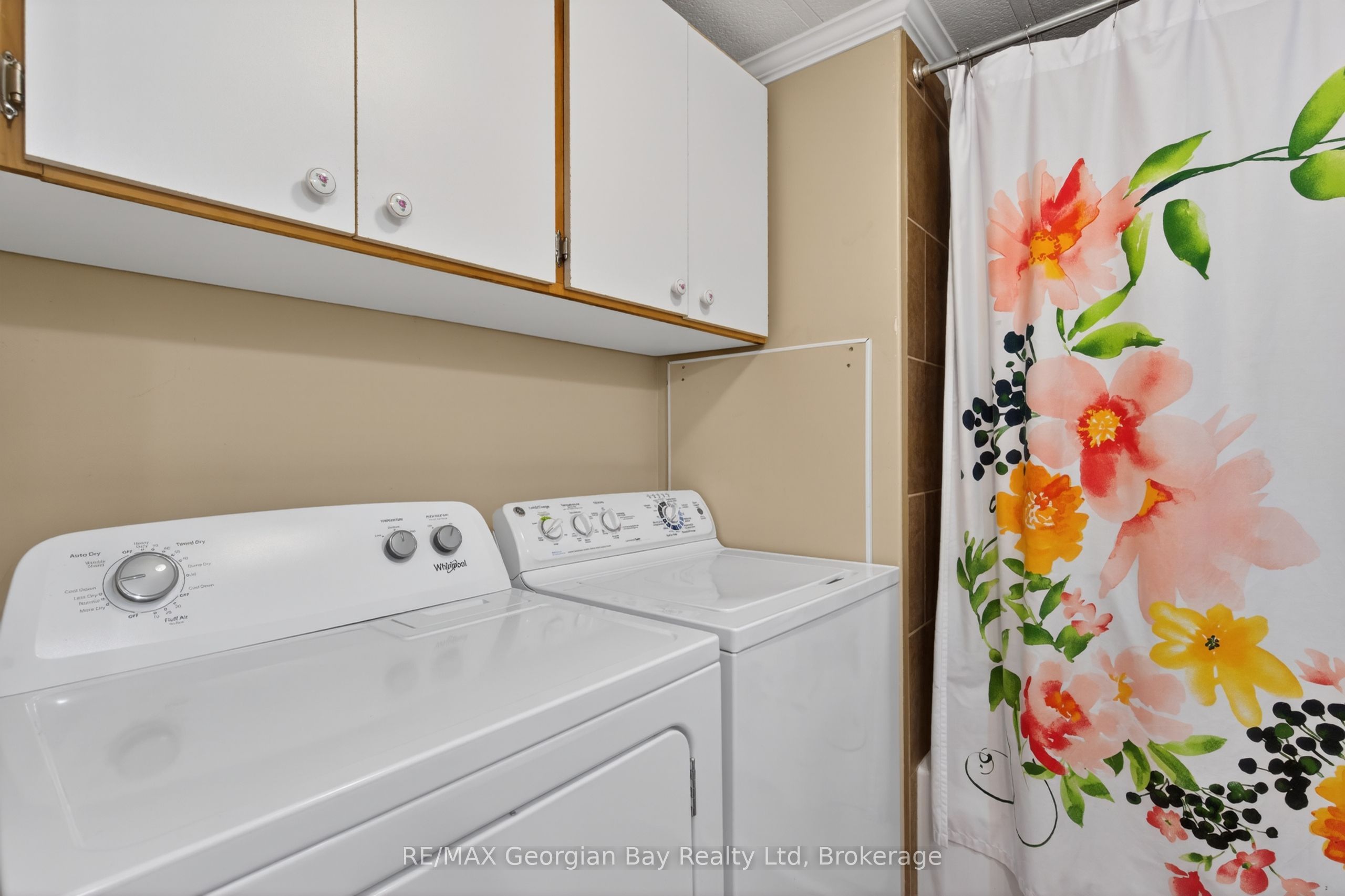 5263 Elliott Side Road 81 Property Photo 14