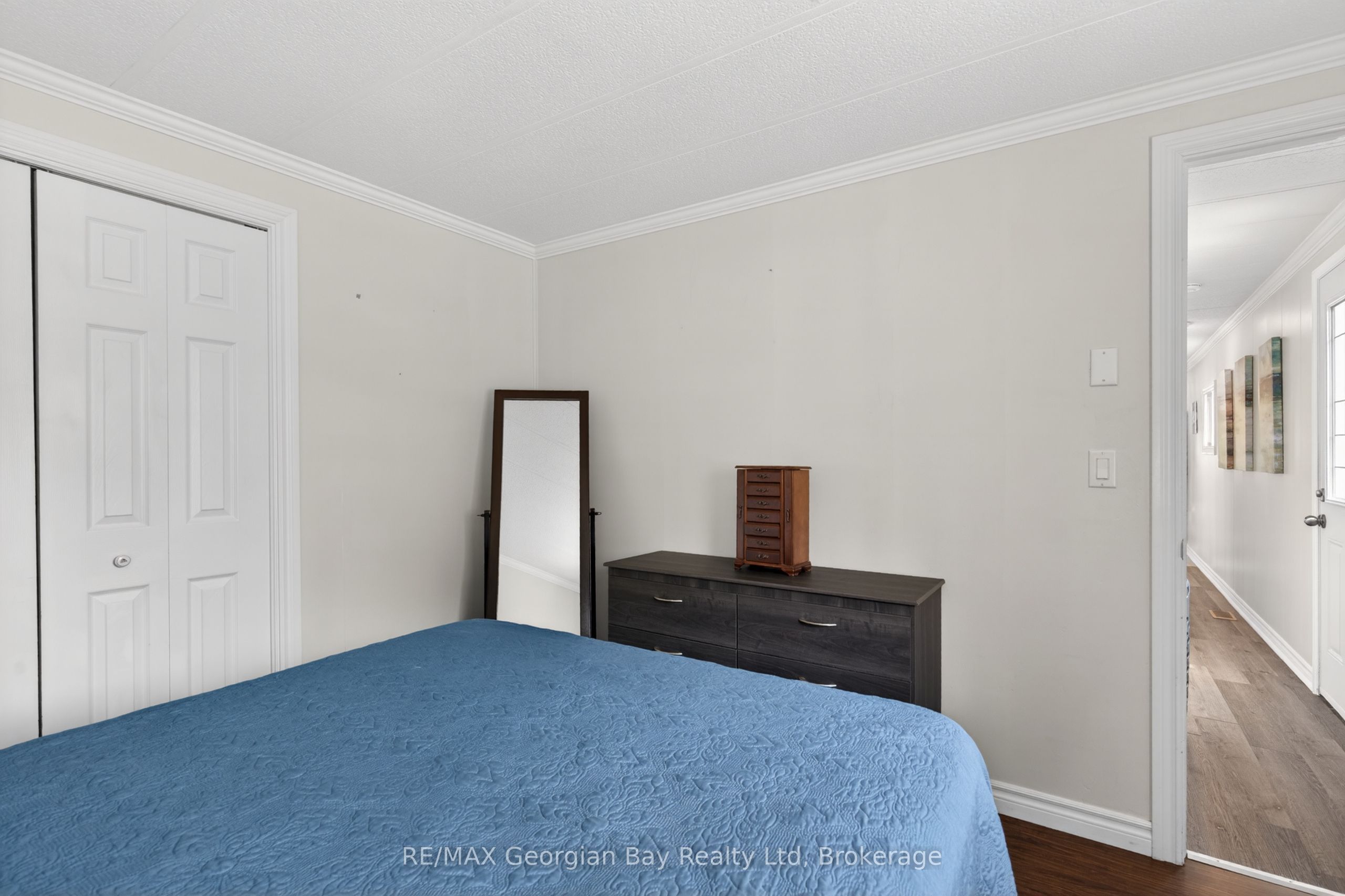 5263 Elliott Side Road 81 Property Photo 16