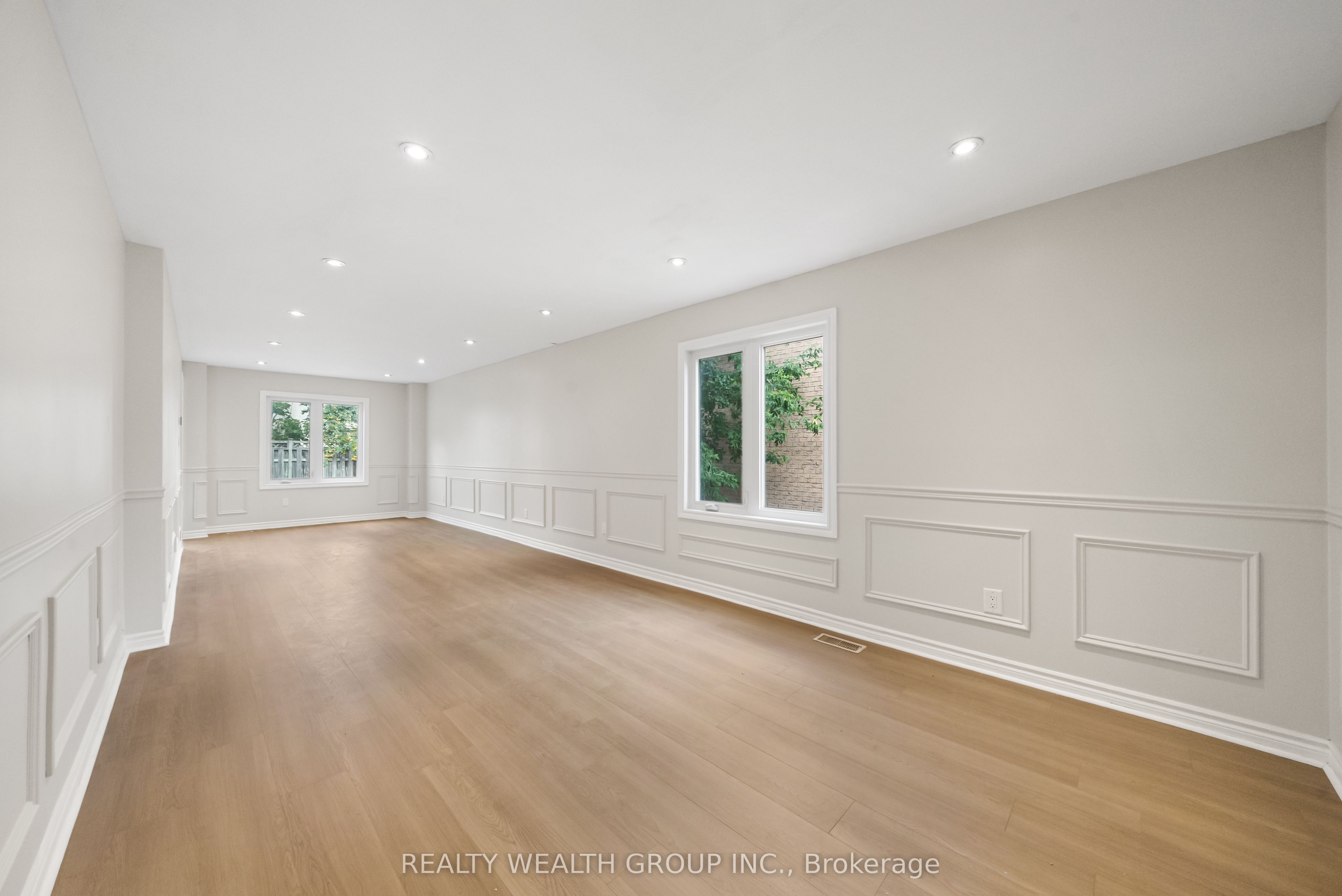 514 Grove Street E Property Photo 6