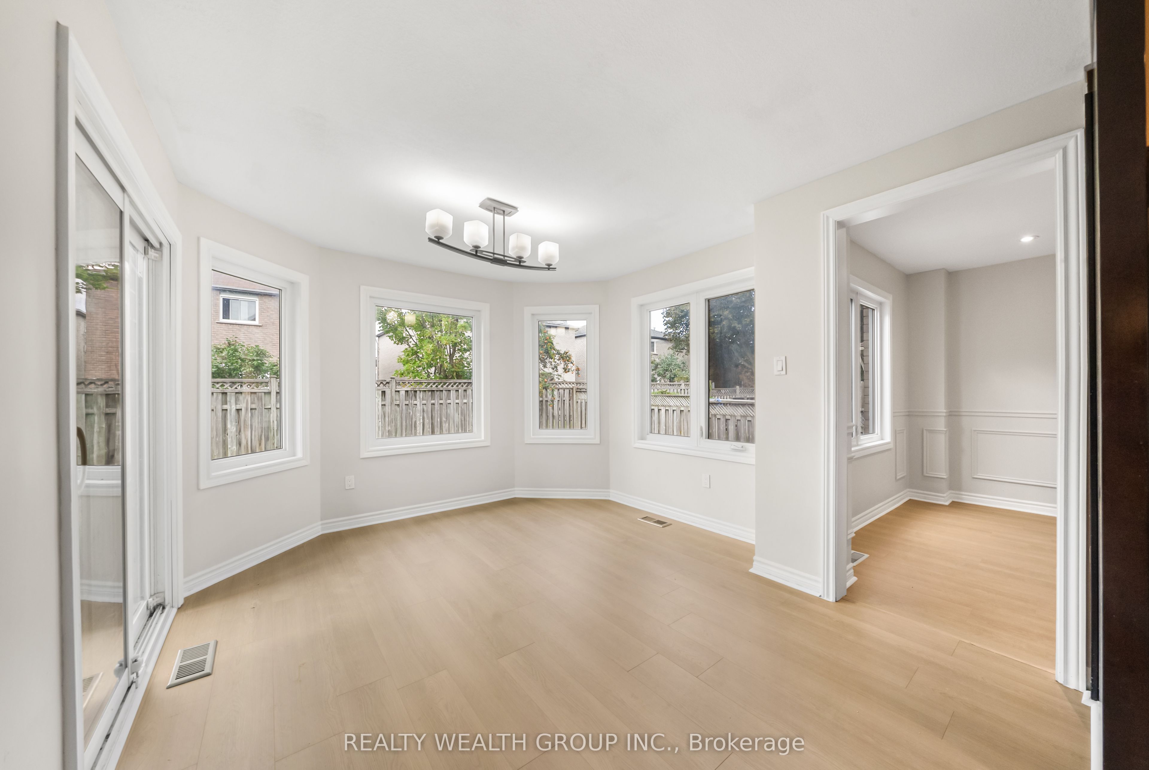 514 Grove Street E Property Photo 16